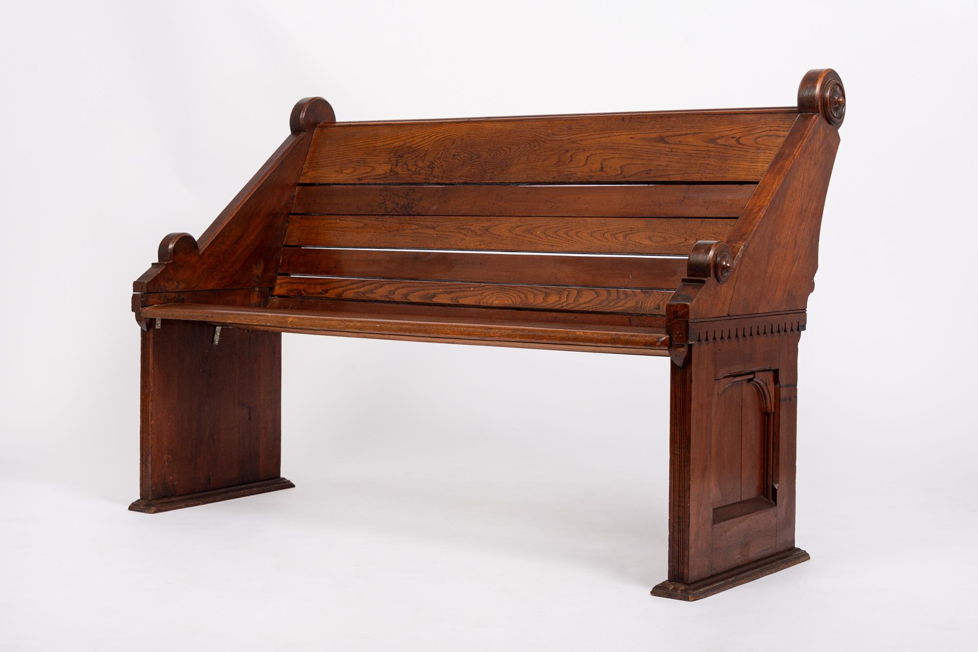 Antique Walnut and Oak Wood Church Bench Aesthetic Movement In Good Condition For Sale In Detroit, MI