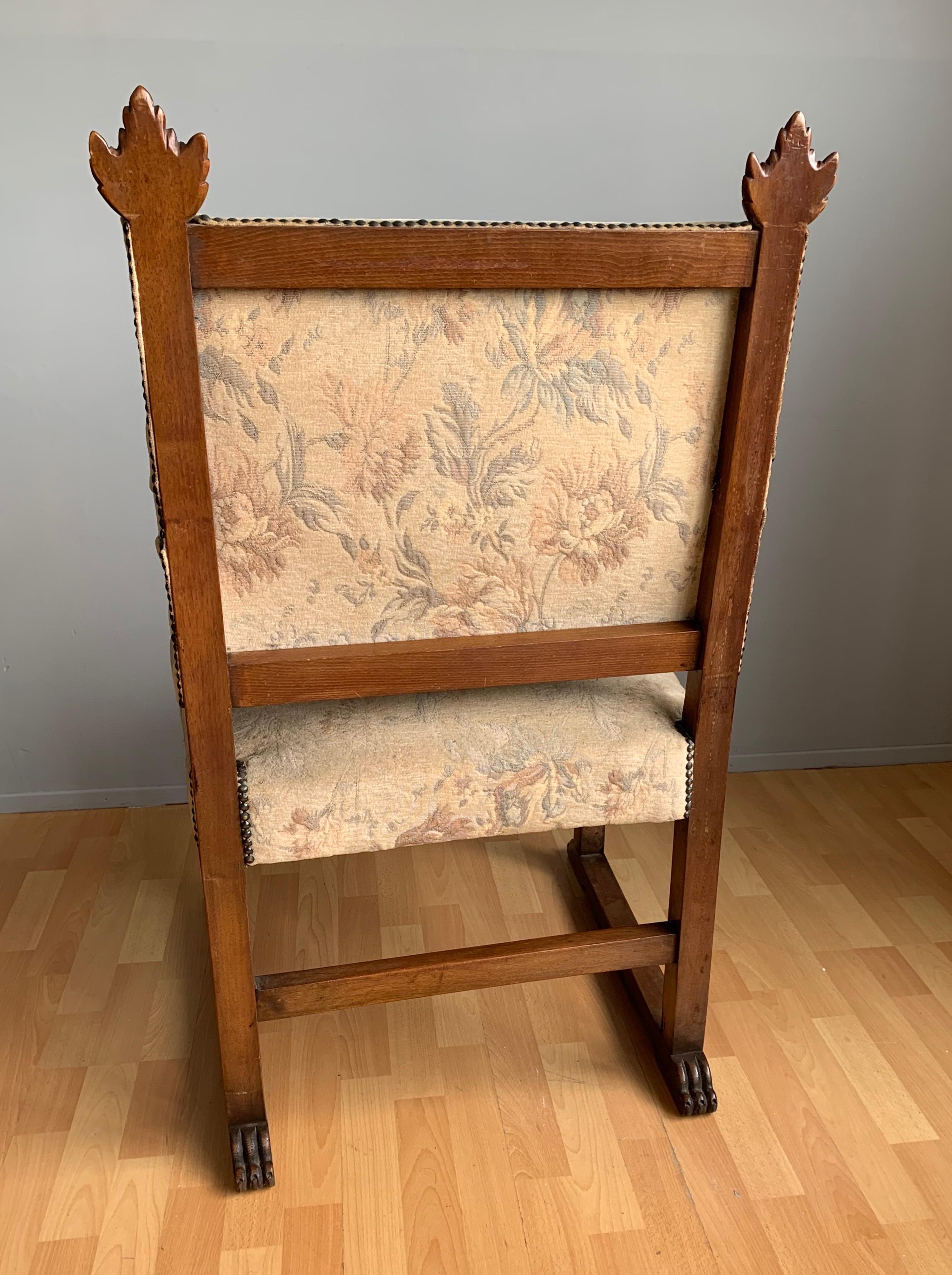 Walnut Armchair with Hand Carved Lion Head and Swan Sculptures as Armrests For Sale 5