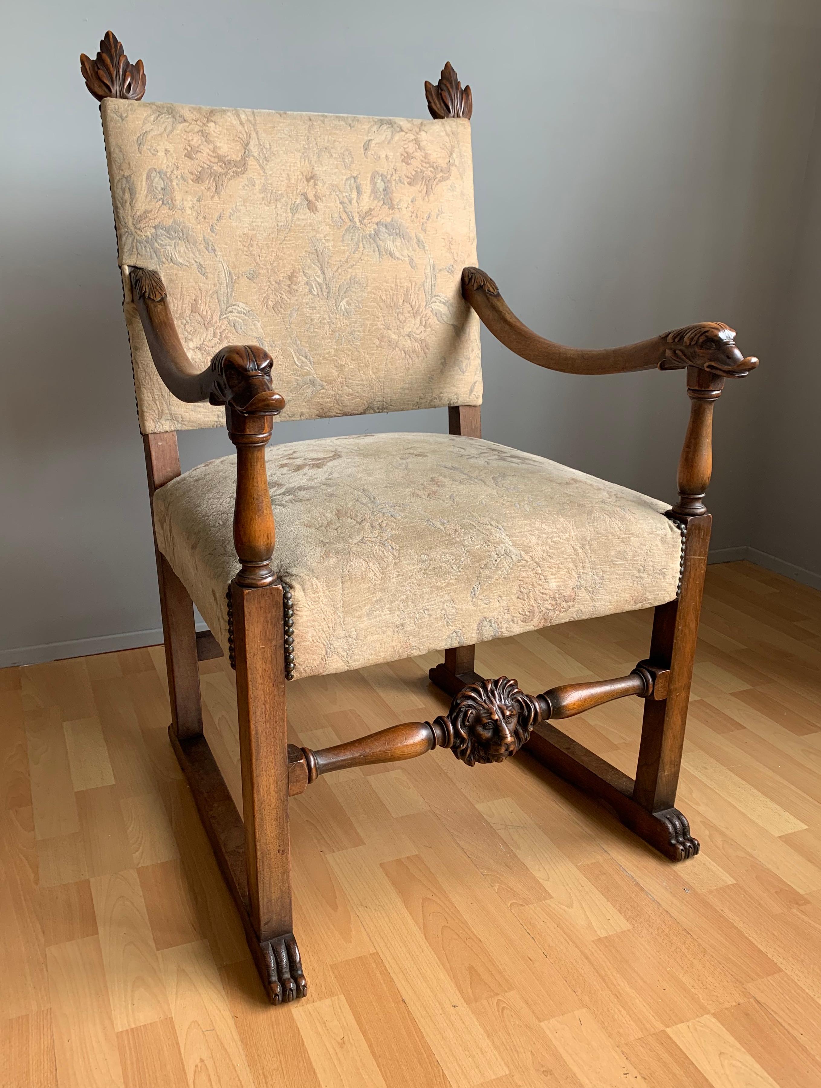 Walnut Armchair with Hand Carved Lion Head and Swan Sculptures as Armrests In Good Condition For Sale In Lisse, NL