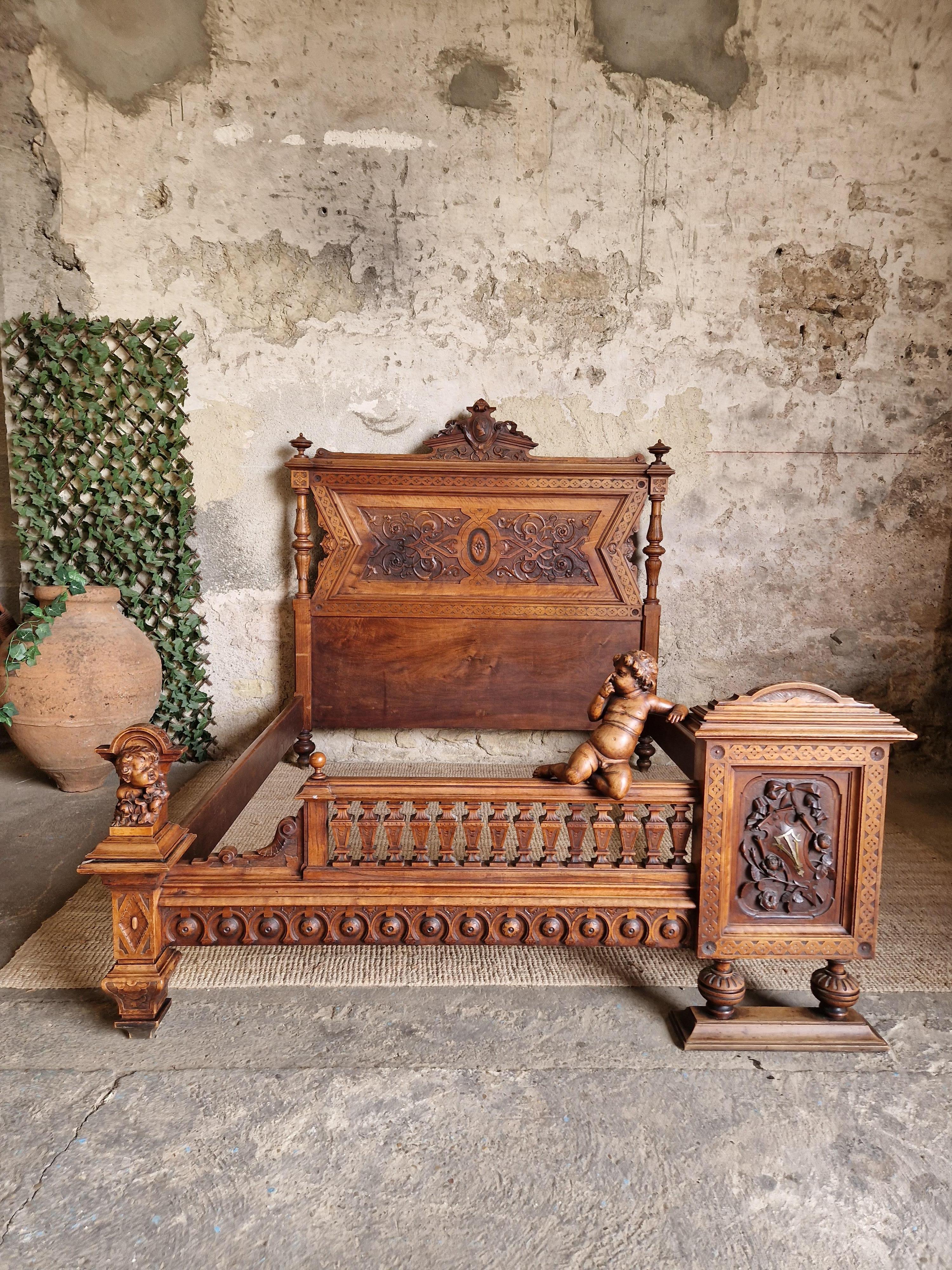 Antique Walnut Bed Renaissance Style 19th Century 4