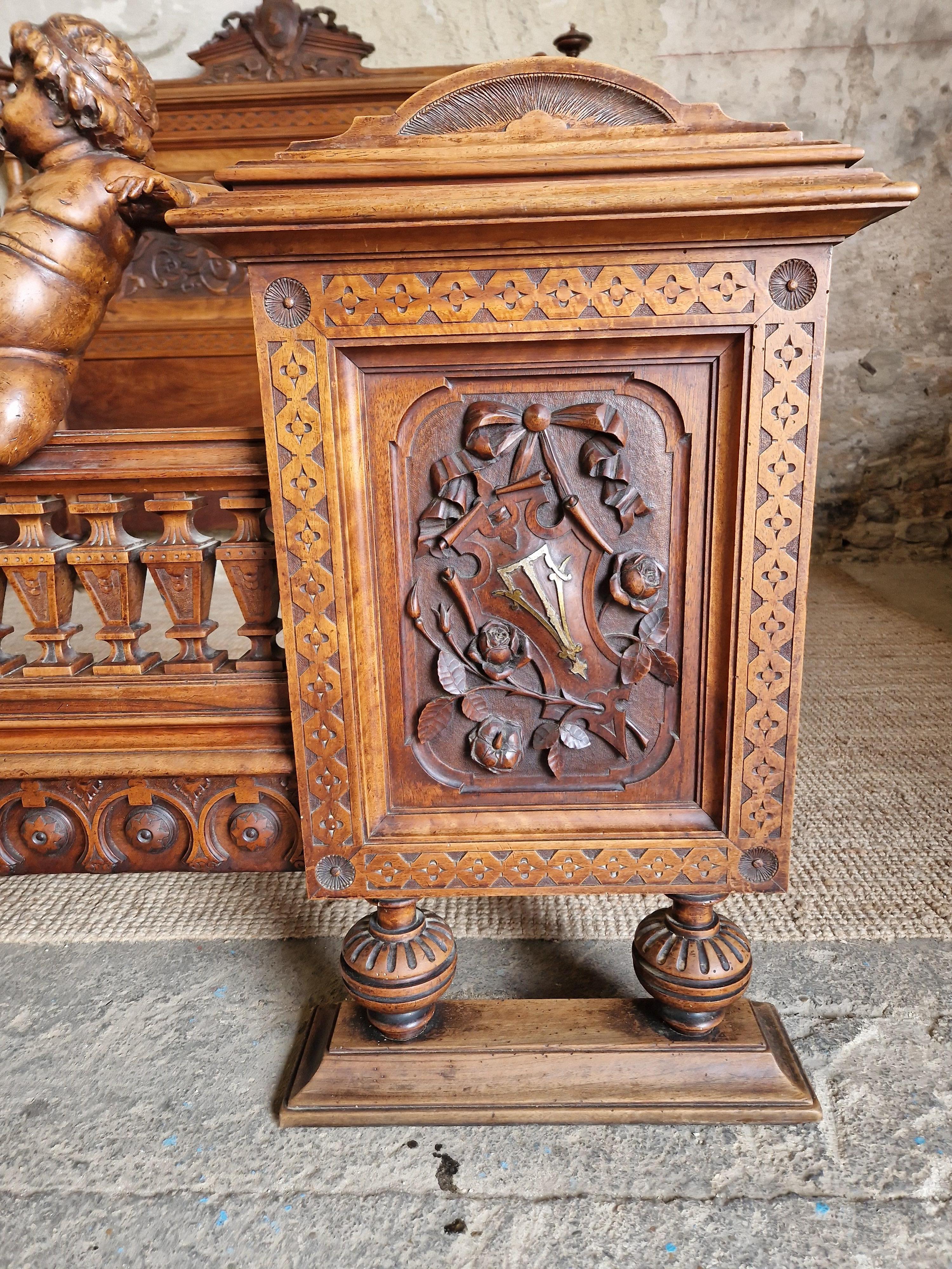 Italian Antique Walnut Bed Renaissance Style 19th Century