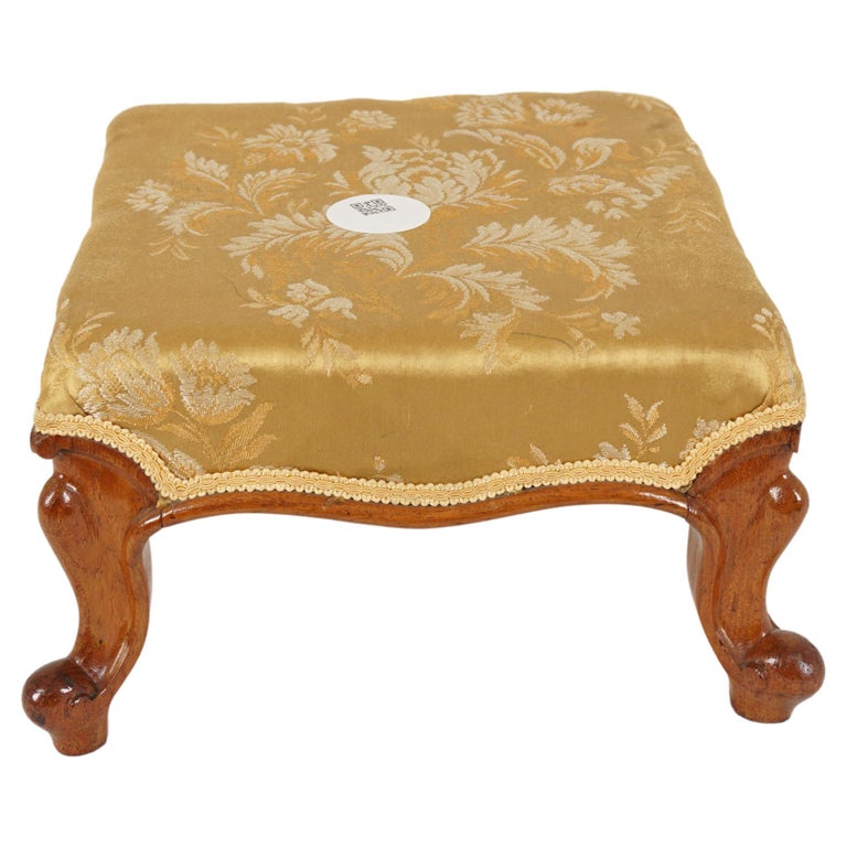 Small Georgian English Country House Footstool with Embroidered Top, 1920s  for sale at Pamono