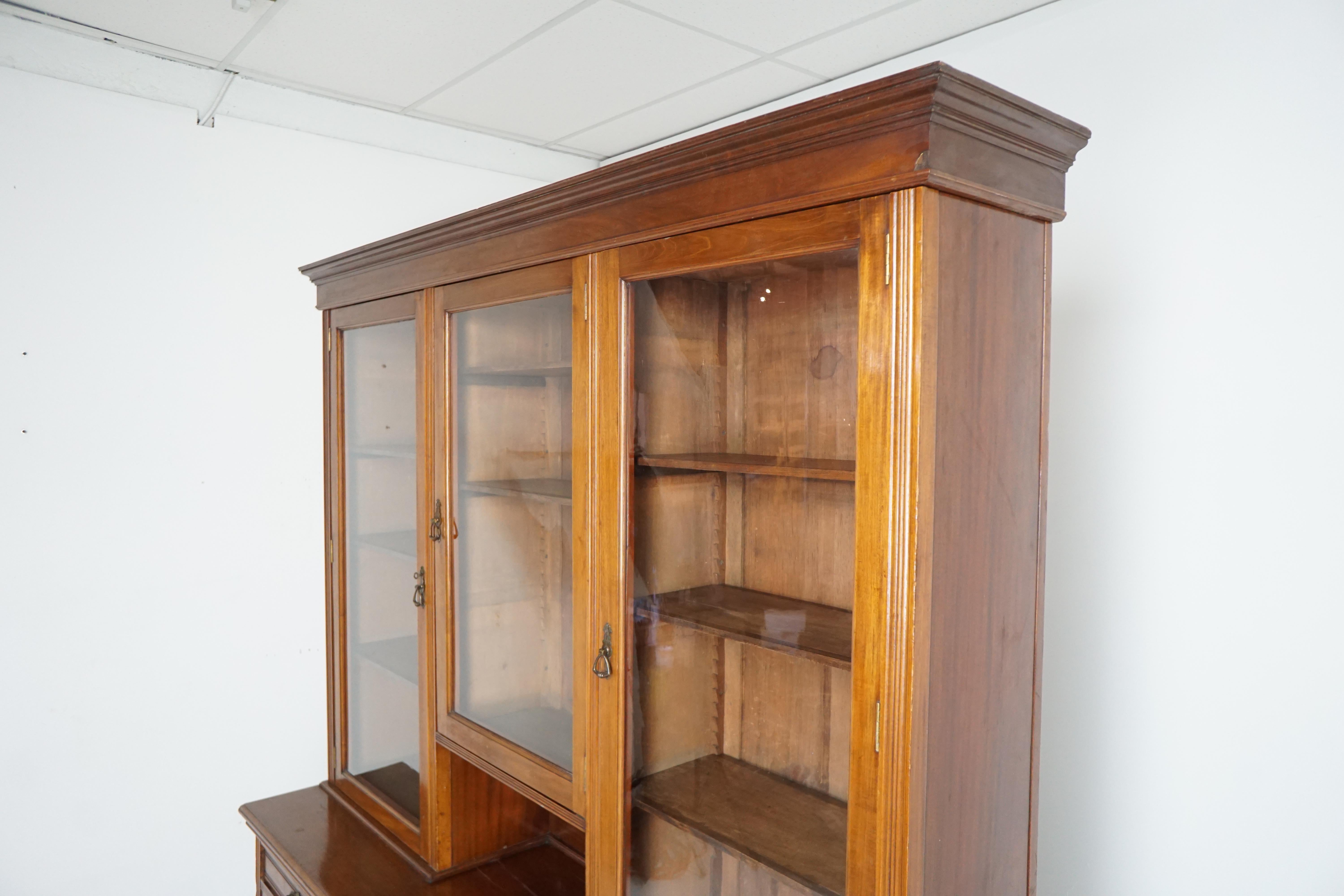 Antique Walnut Bookcase, Victorian Display Cabinet, Scotland 1880, B1741 In Good Condition In Vancouver, BC