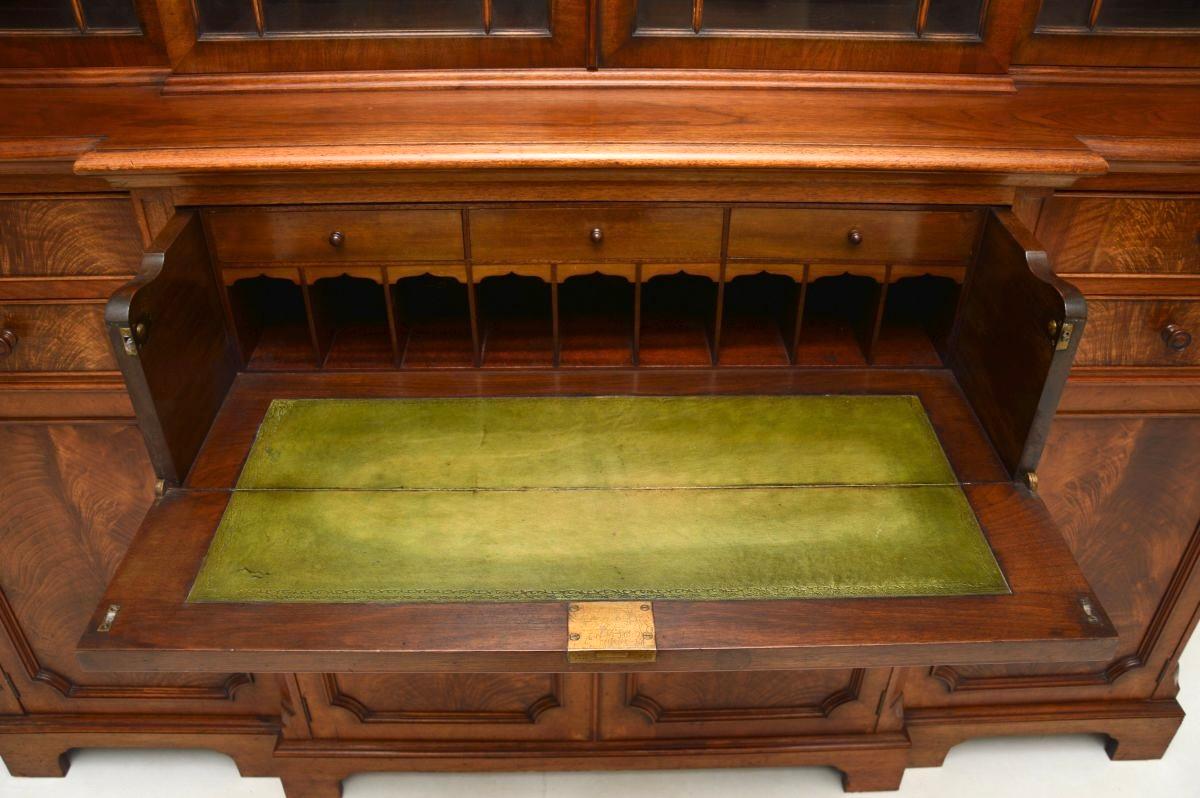 Antique Walnut Breakfront Secretaire Bookcase In Good Condition In London, GB