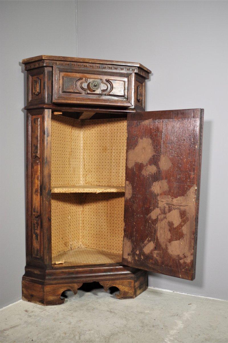 Italian Antique Walnut Burl Corner Cabinet – Timeless Elegance in vendita