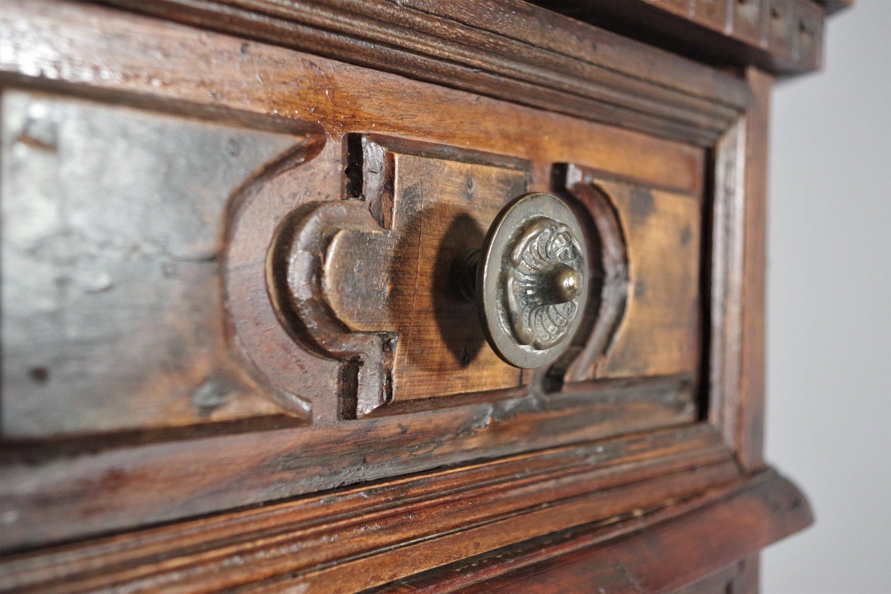 Antique Walnut Burl Corner Cabinet – Timeless Elegance in vendita 2