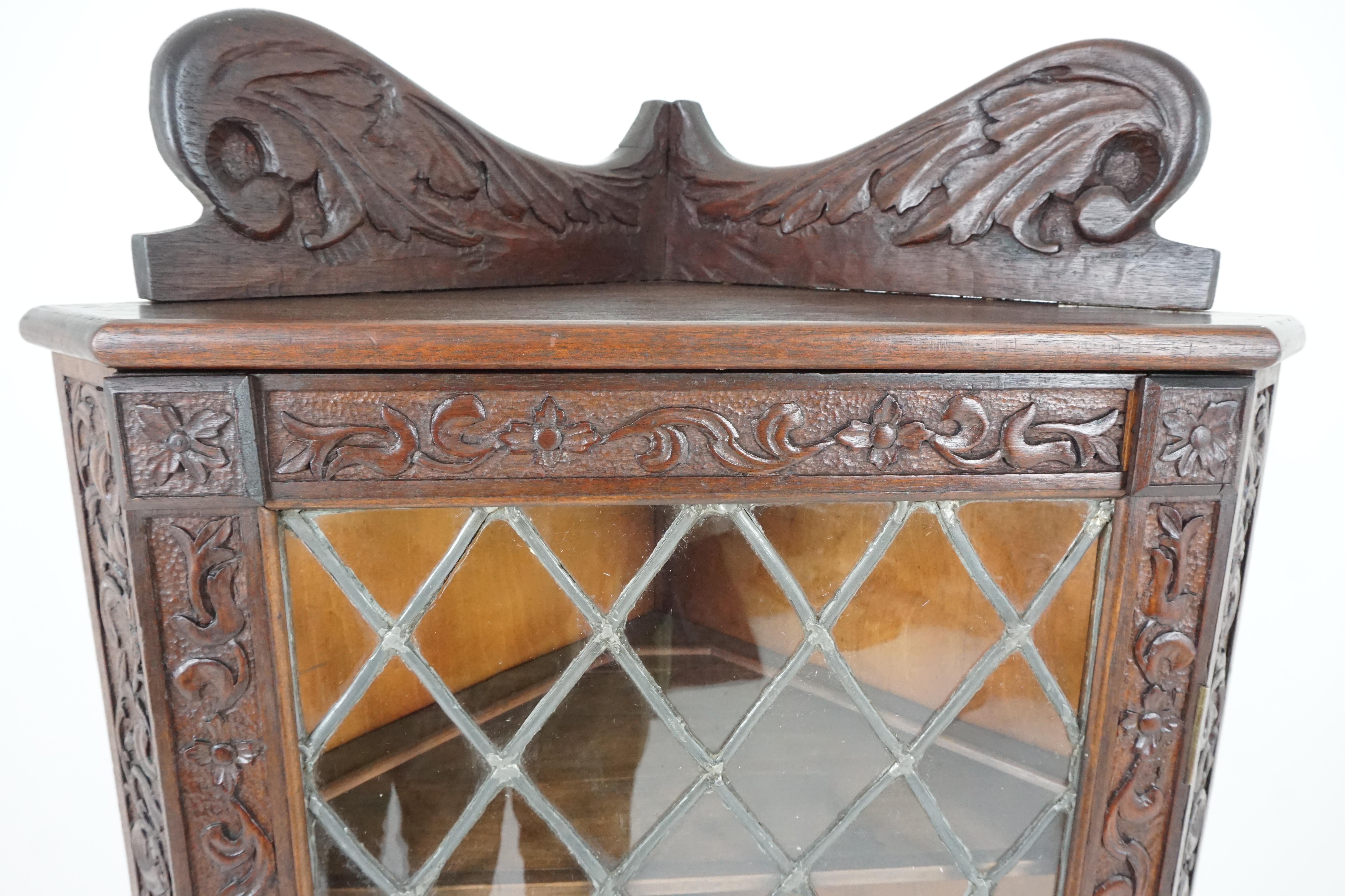 Antique Walnut Cabinet, Heavily Carved Corner Cabinet, Scotland 1880, B1869 In Good Condition In Vancouver, BC