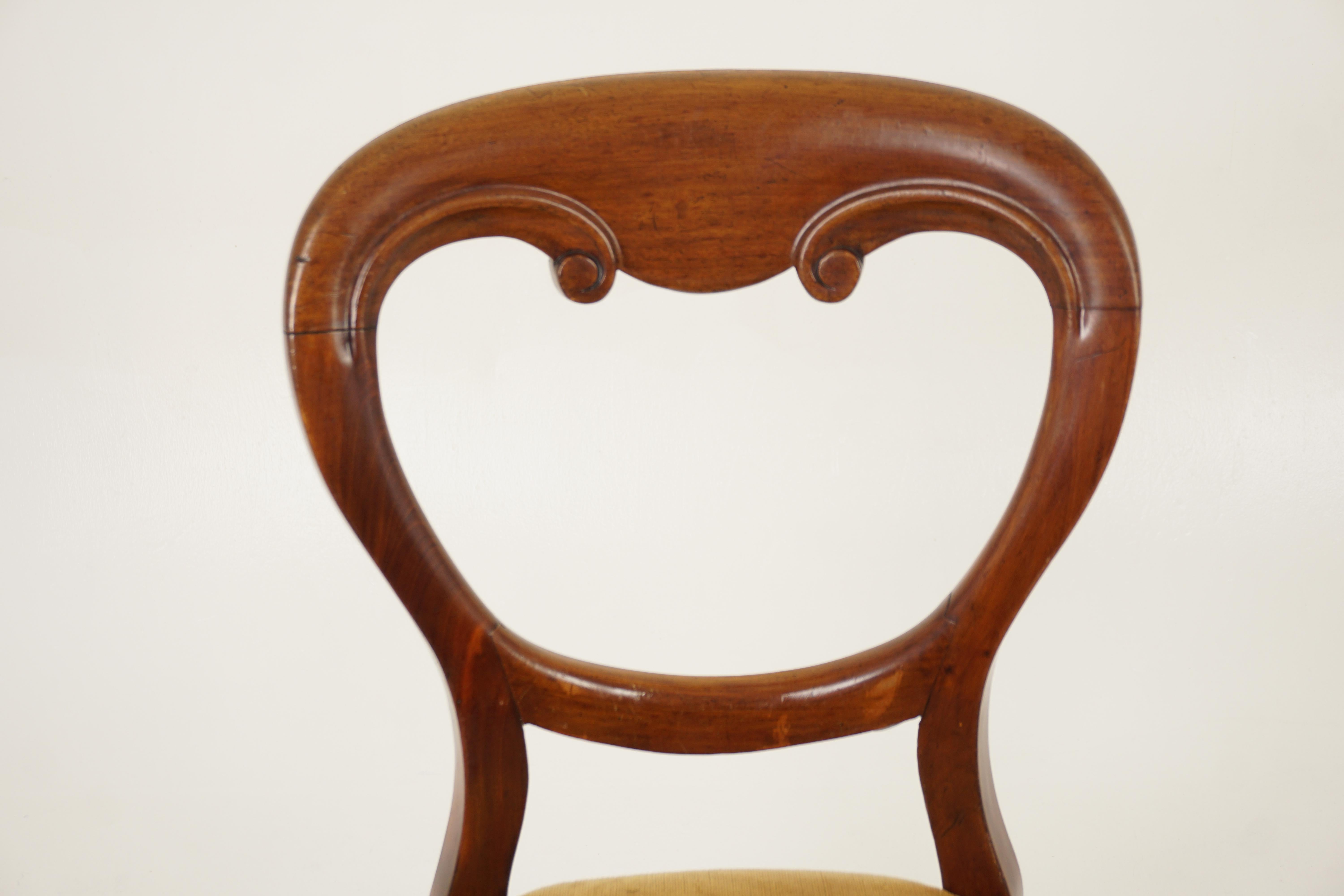 Antique Walnut Chairs, Pair of Victorian Dining Chairs, Scotland 1880, H1132 In Good Condition For Sale In Vancouver, BC