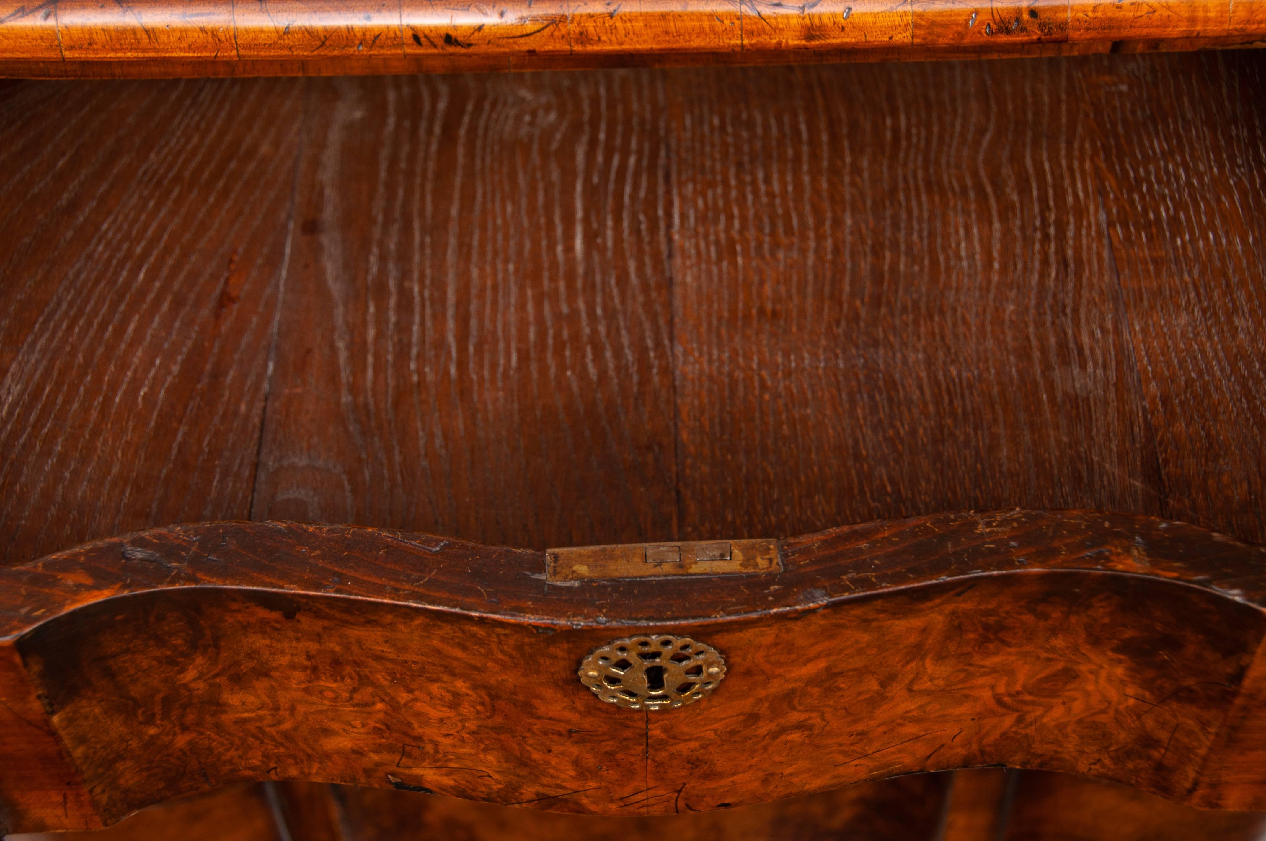 Antique Walnut Chest of Drawers of an Elegant Shaped Front Design 4