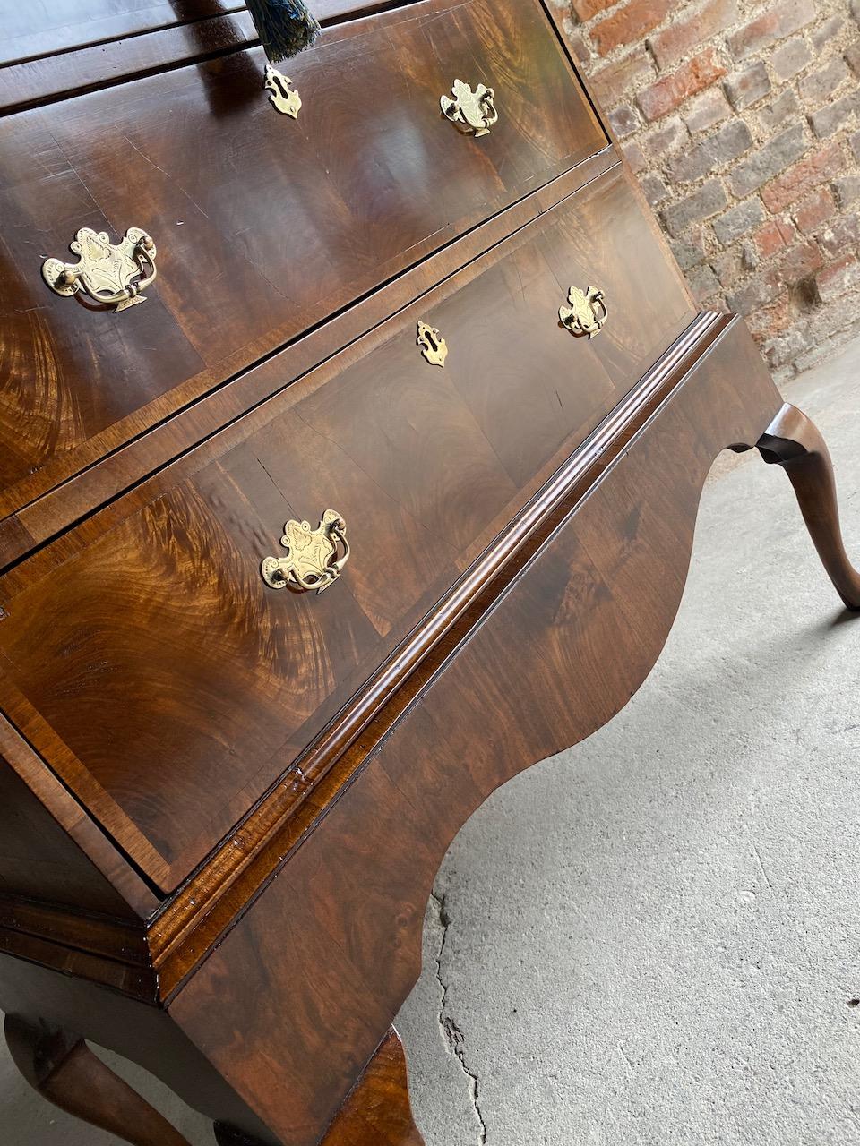 Antique Walnut Chest on Stand Tallboy Chest of Drawers, 19th Century, circa 1820 1