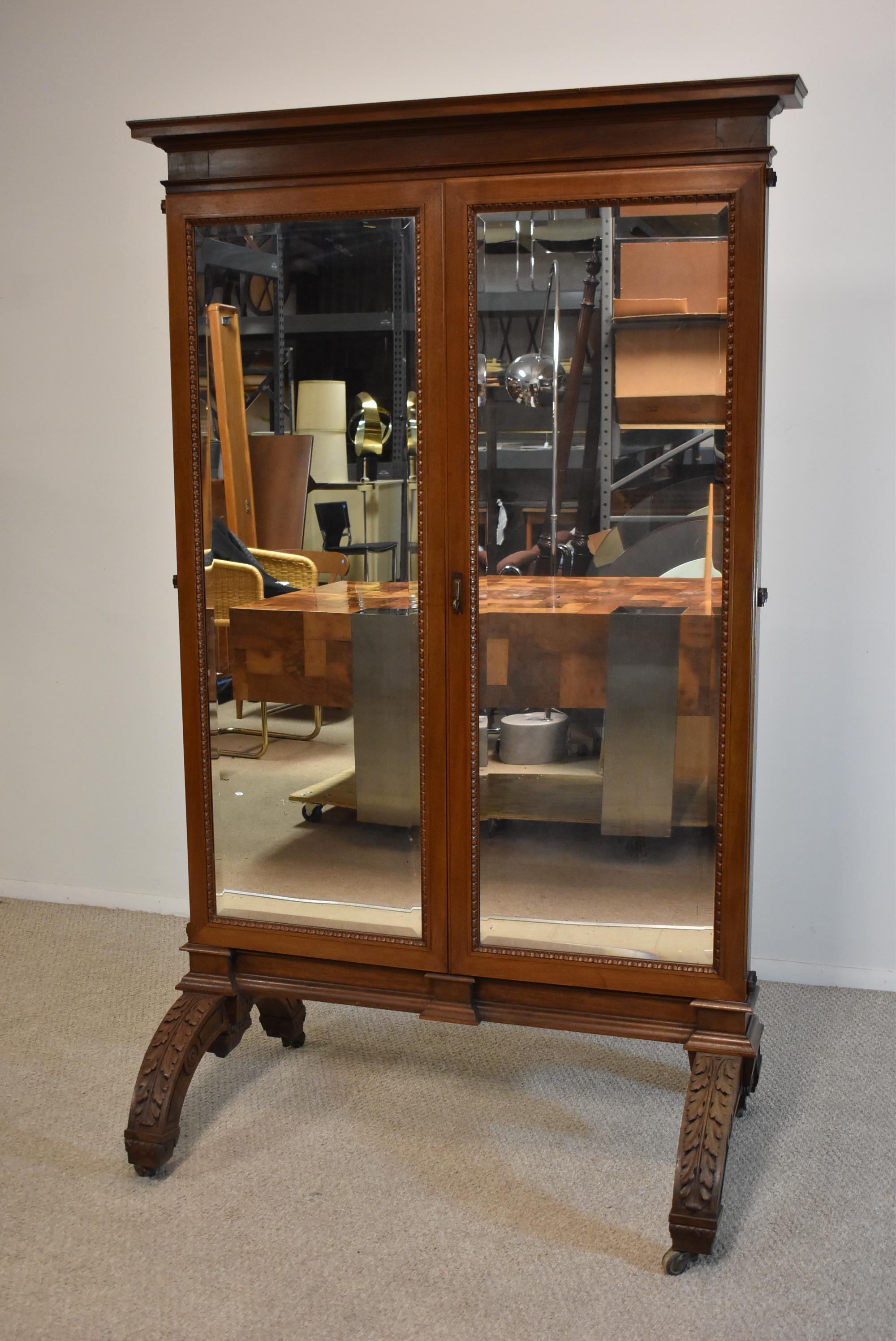 Antique Walnut Cheval Dressing Full Length Triple Mirror In Good Condition For Sale In Toledo, OH