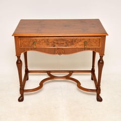 Antiker Nussbaum Konsole / Beistelltisch