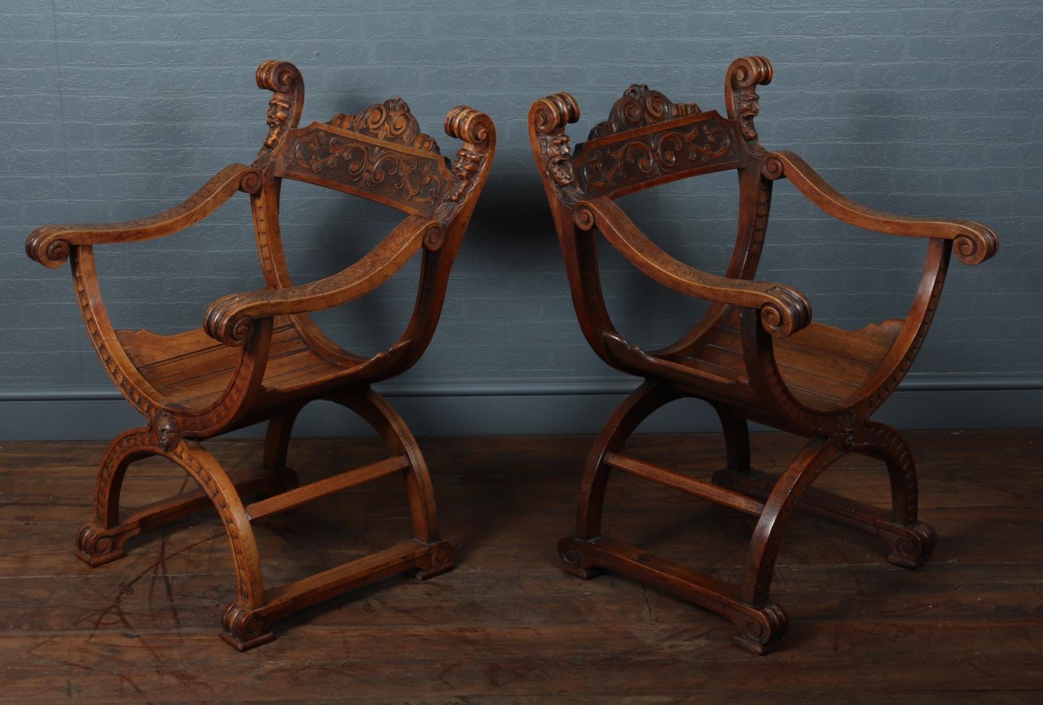 Antique Walnut Curule Chairs, circa 1880 In Excellent Condition For Sale In Paddock Wood, Kent