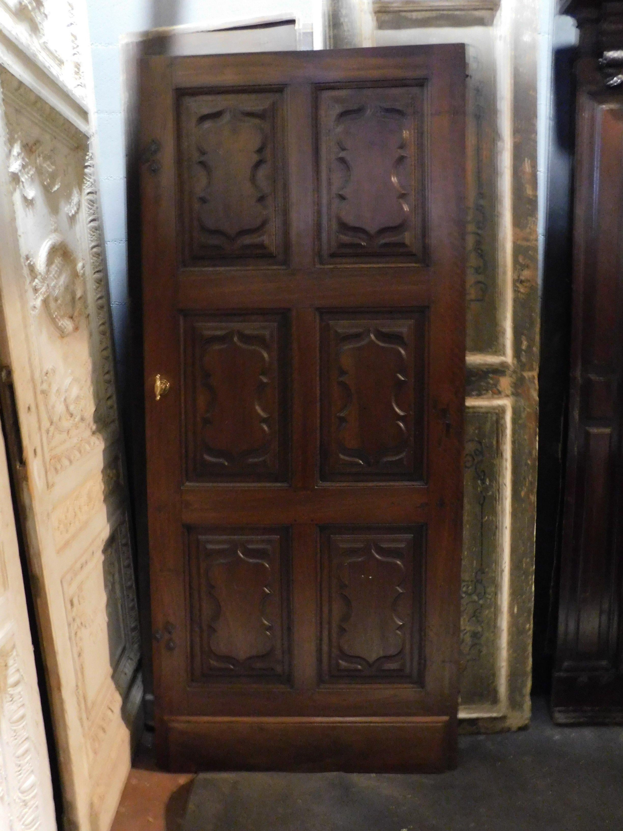 Antique Walnut Door with Six Carved Panels, 18th Century, Italy In Good Condition In Cuneo, Italy (CN)