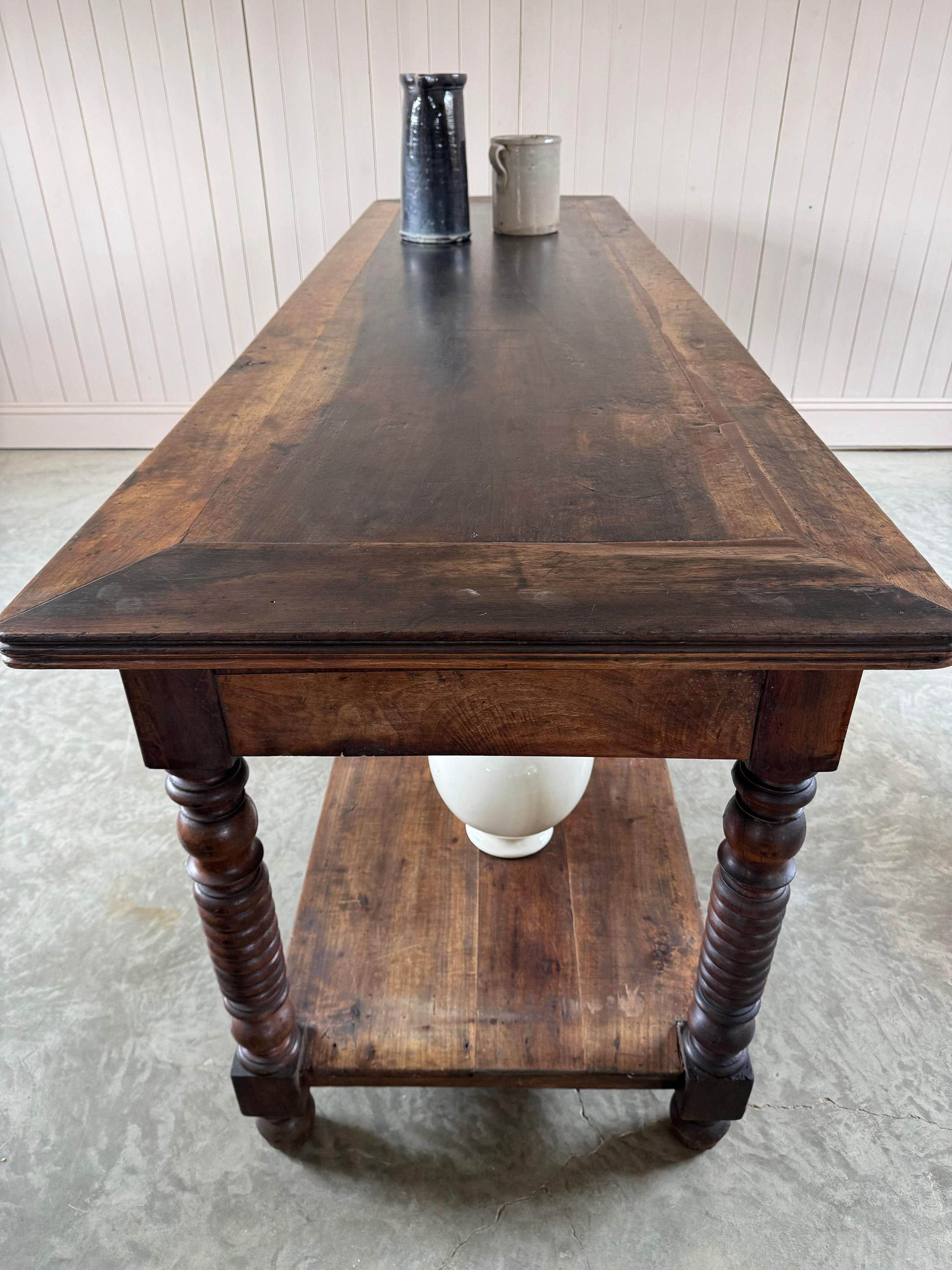 Table de drapier ancienne en noyer 4