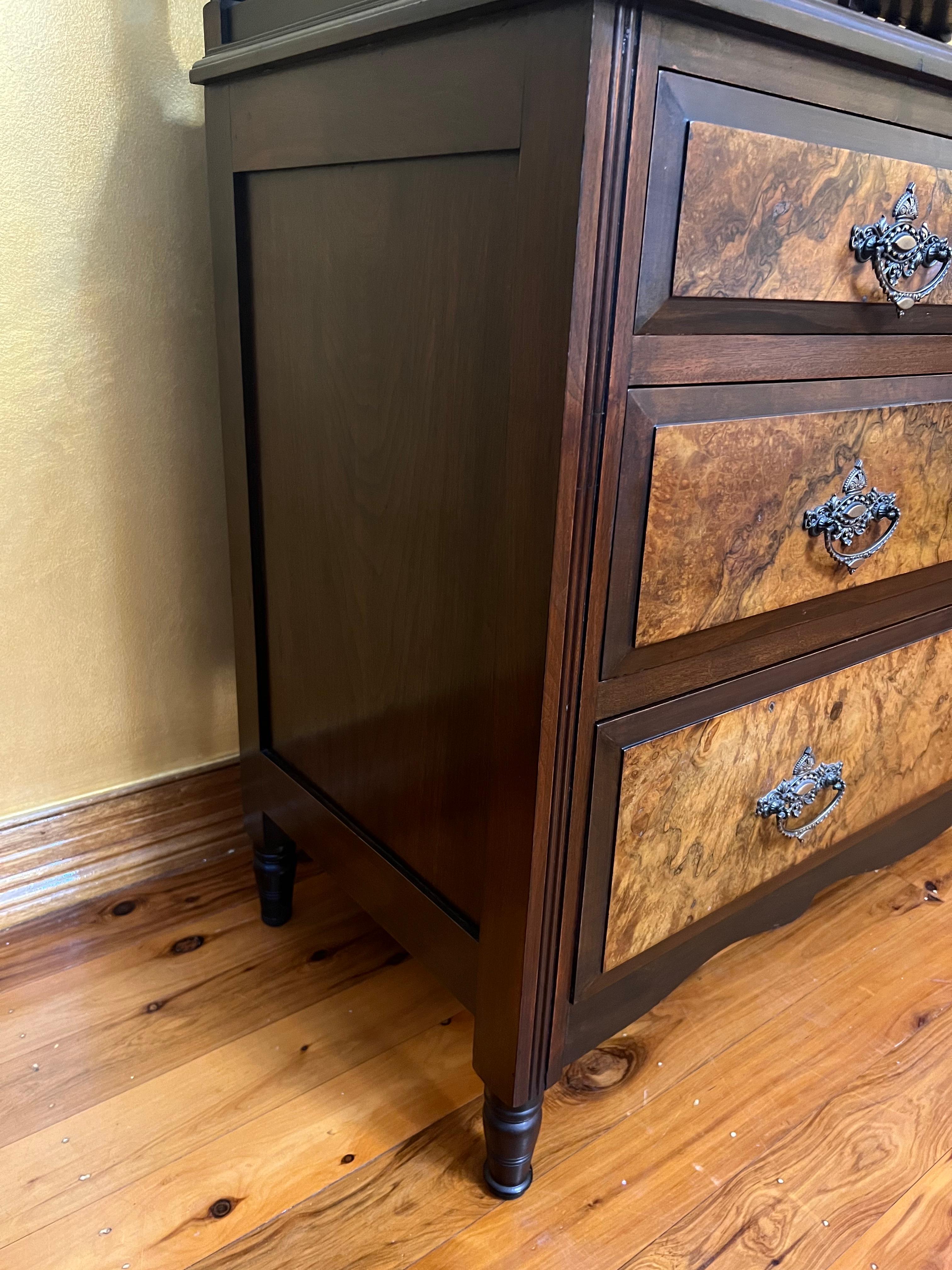 Antique Walnut Dressing Table Four Drawers with Mirror For Sale 3