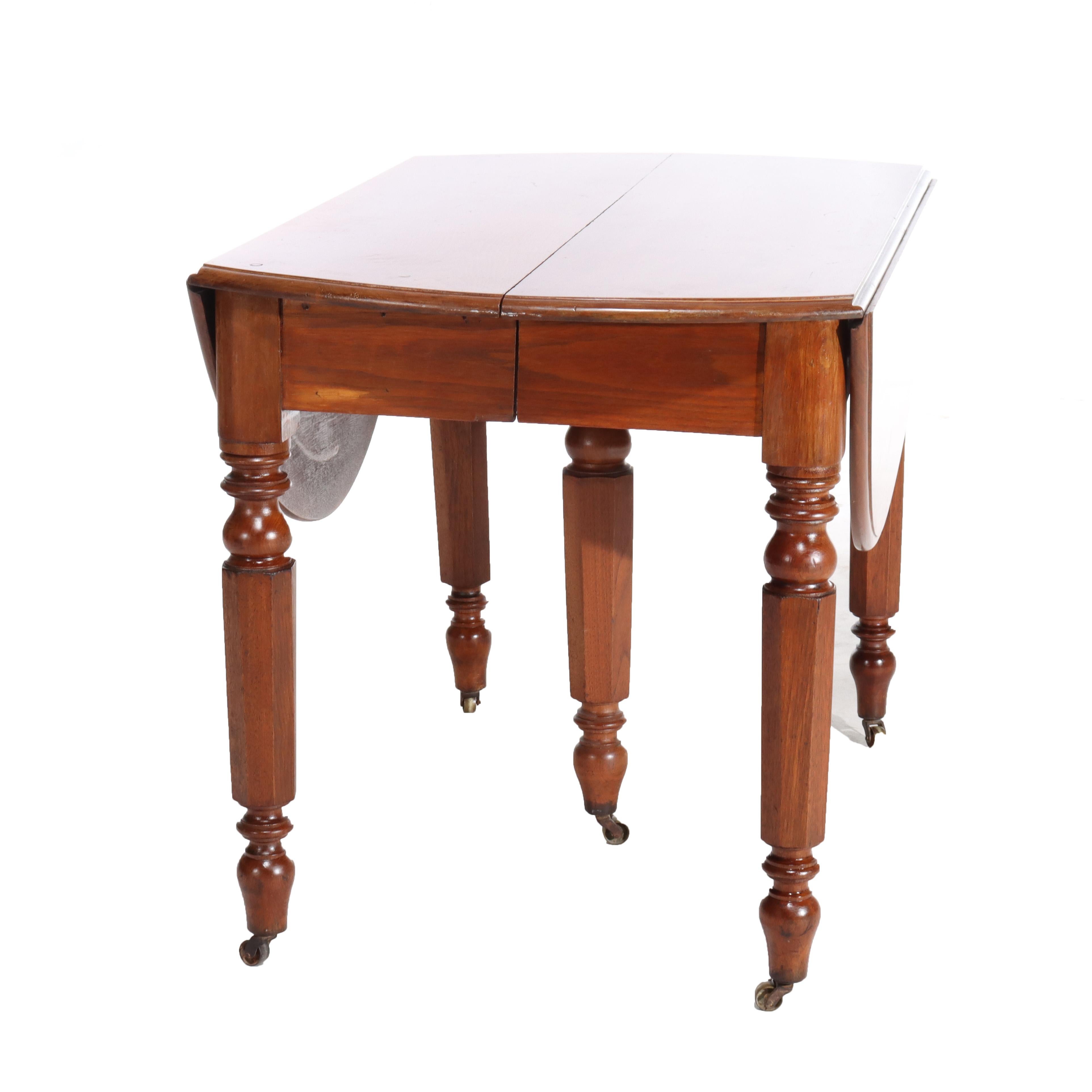XX secolo Antico tavolo da pranzo allungabile in noce con otto foglie C1920 in vendita
