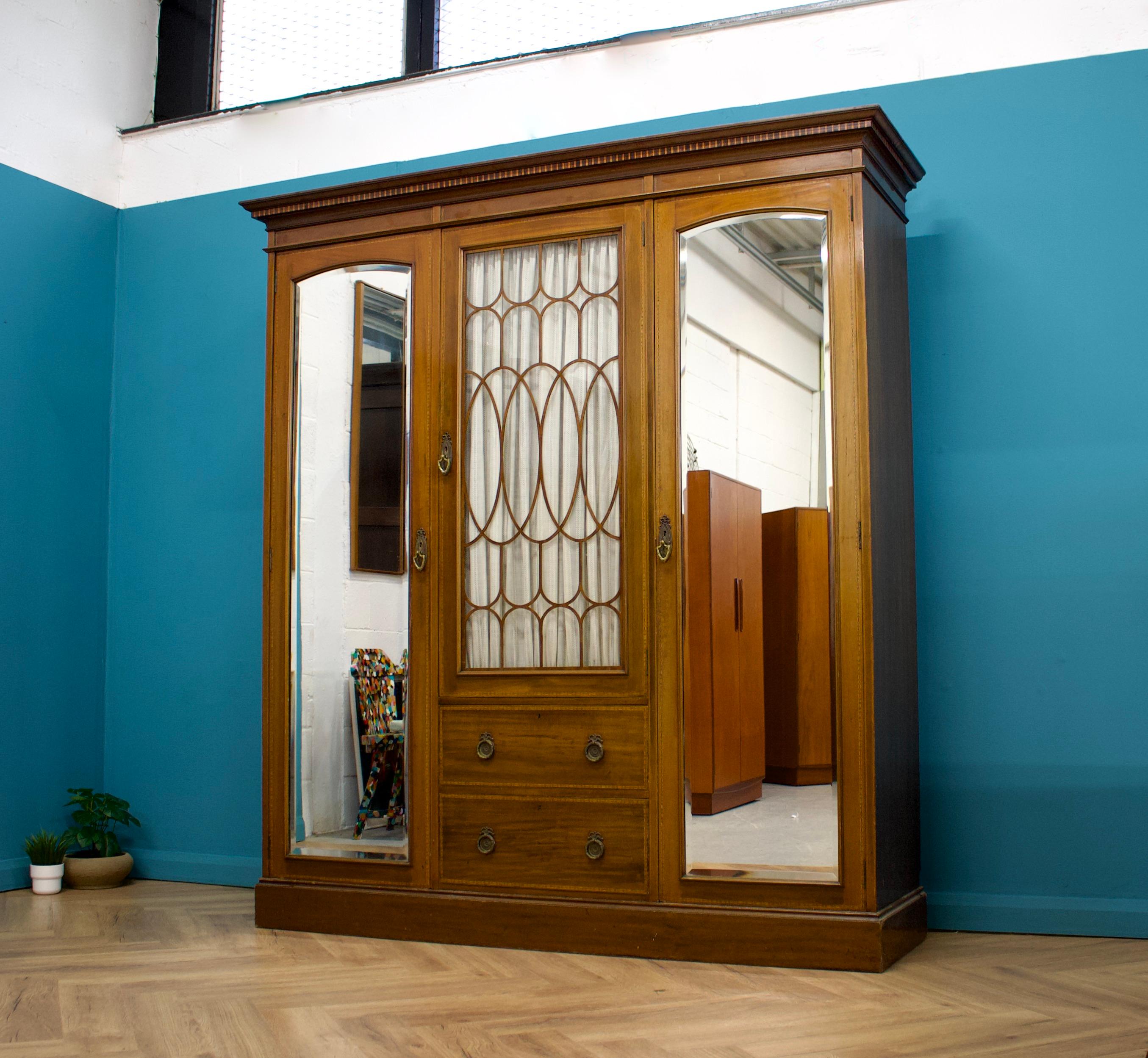 British Antique Walnut Edwardian Compactum Wardrobe from Waring & Gillow, 1910s