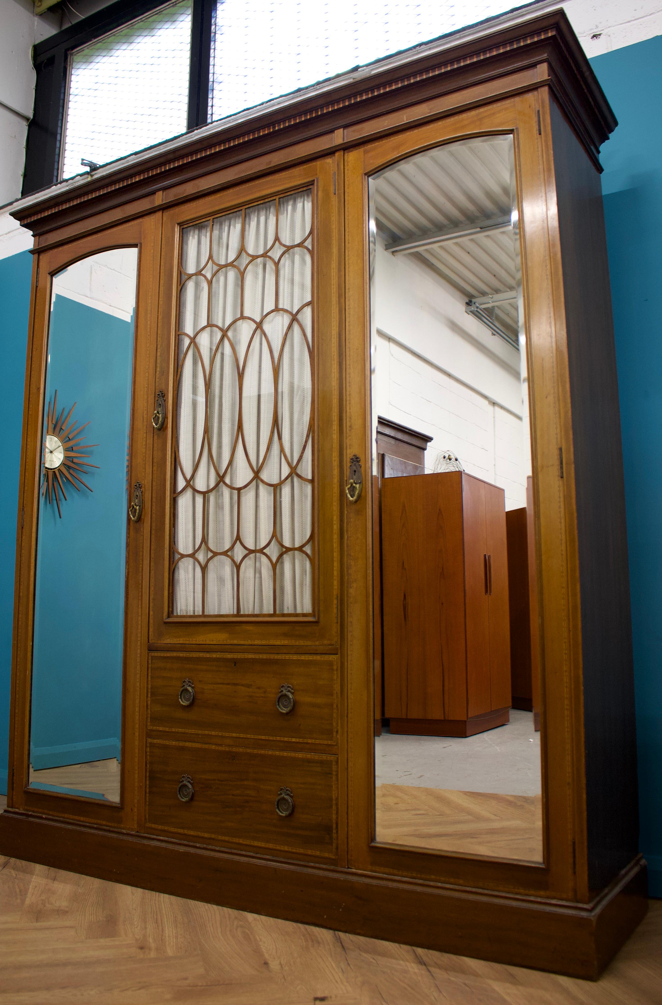 20th Century Antique Walnut Edwardian Compactum Wardrobe from Waring & Gillow, 1910s