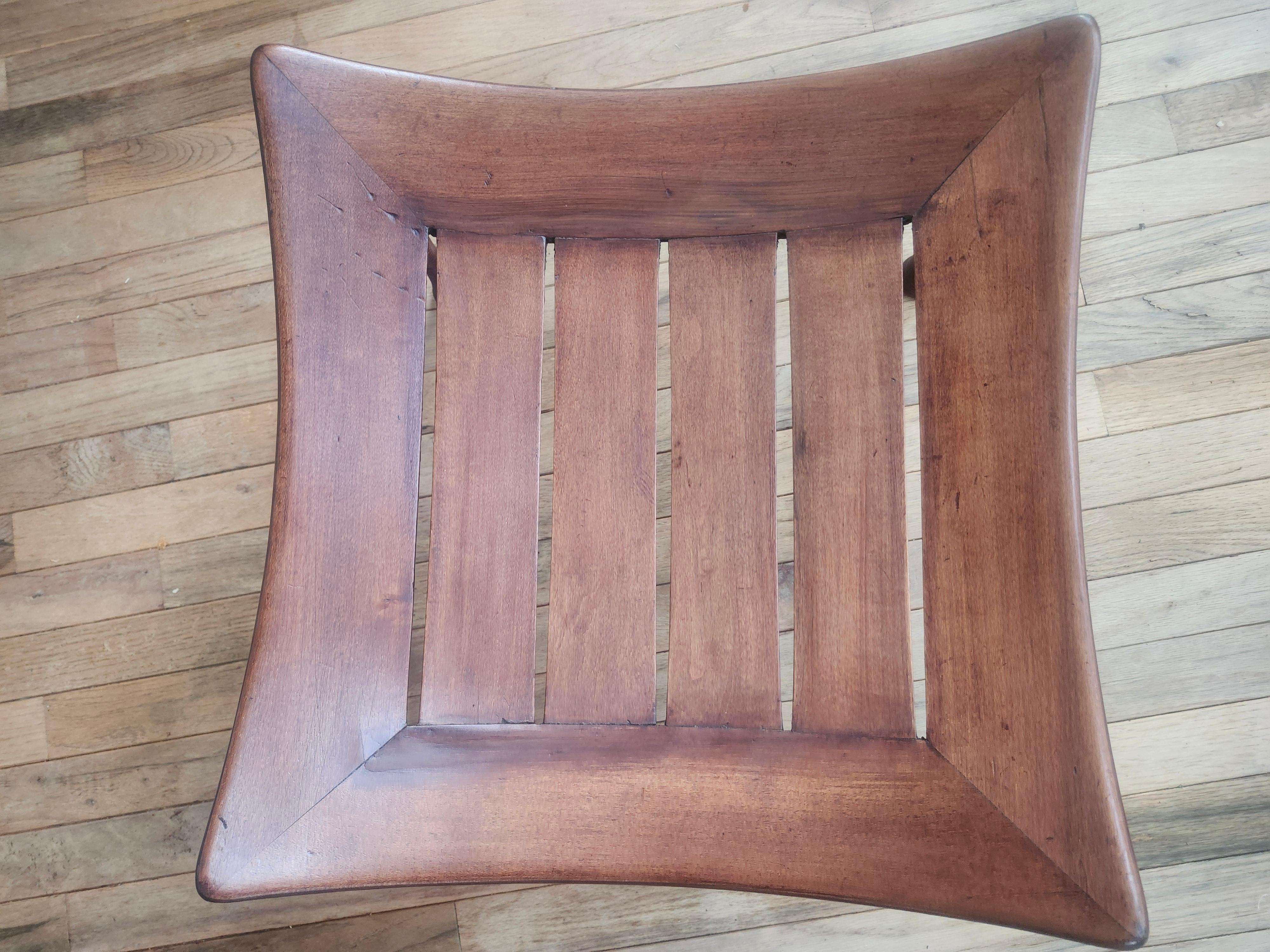 Antike Nussbaum ägyptischen Wiedergeburt Theben Hocker C1875 (Walnuss) im Angebot