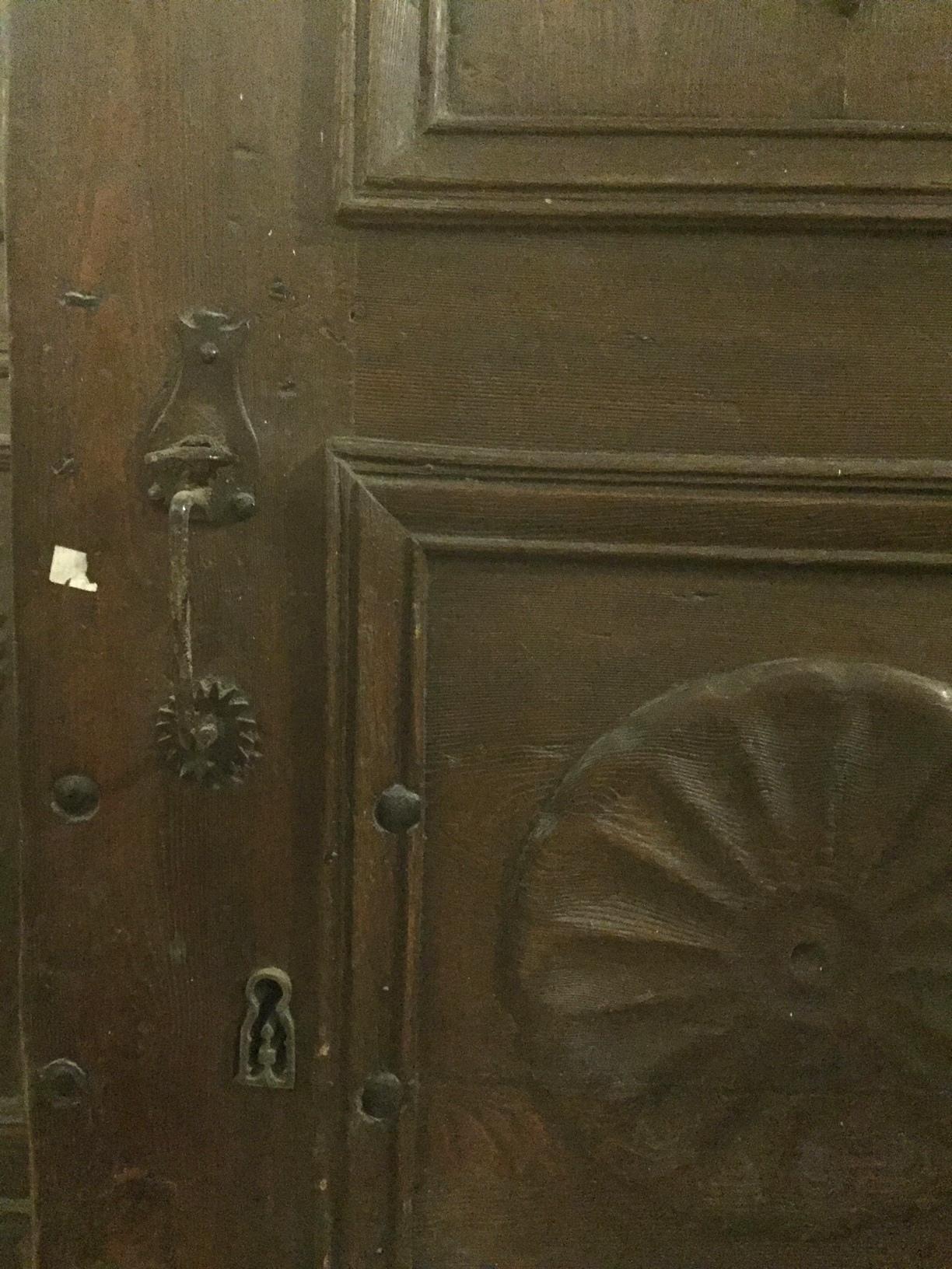 Antique Walnut Entry Door In Good Condition In Cuneo, Italy (CN)