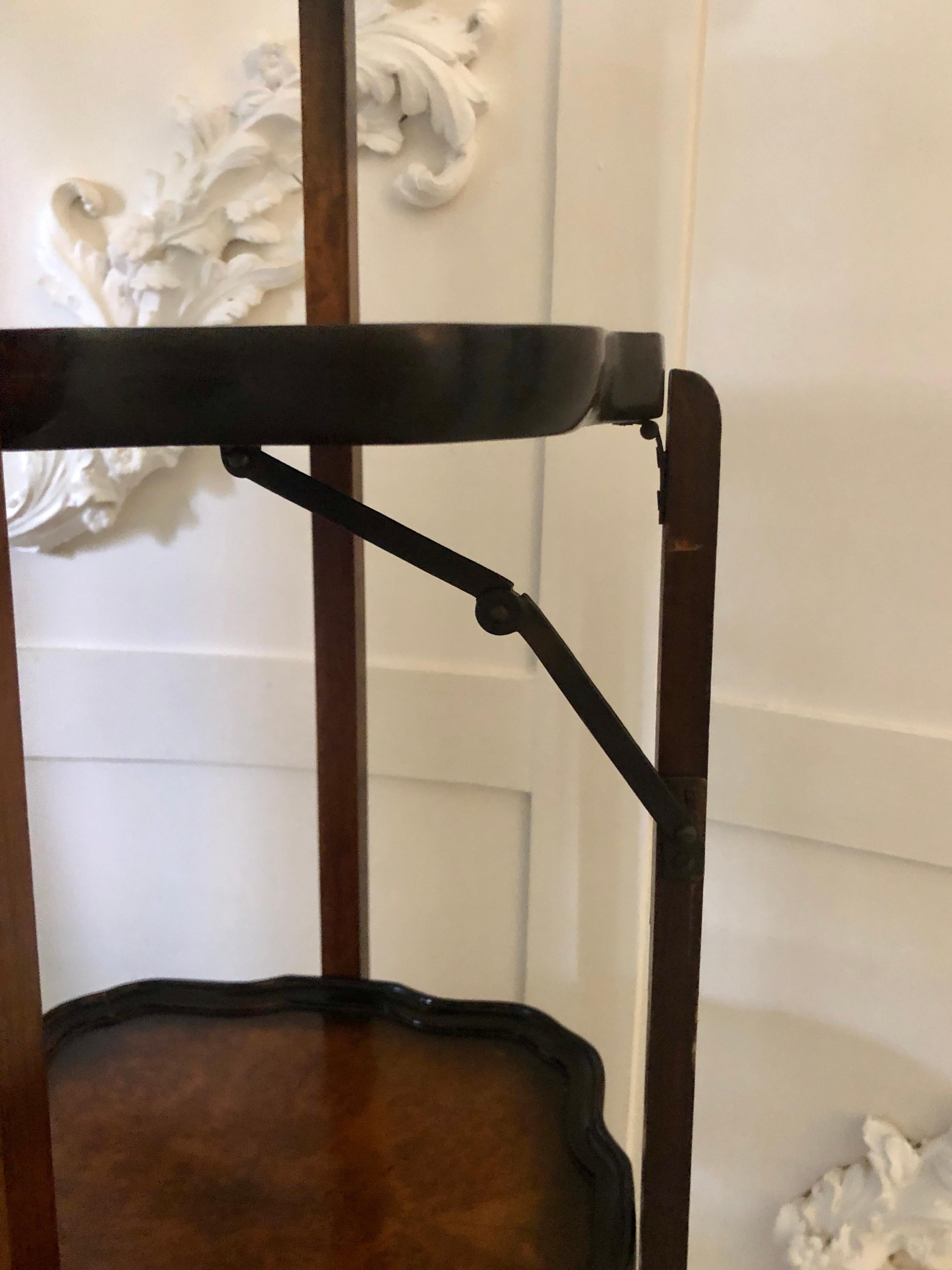 Antique Walnut Folding 3-Tier Cake Stand In Excellent Condition For Sale In Suffolk, GB