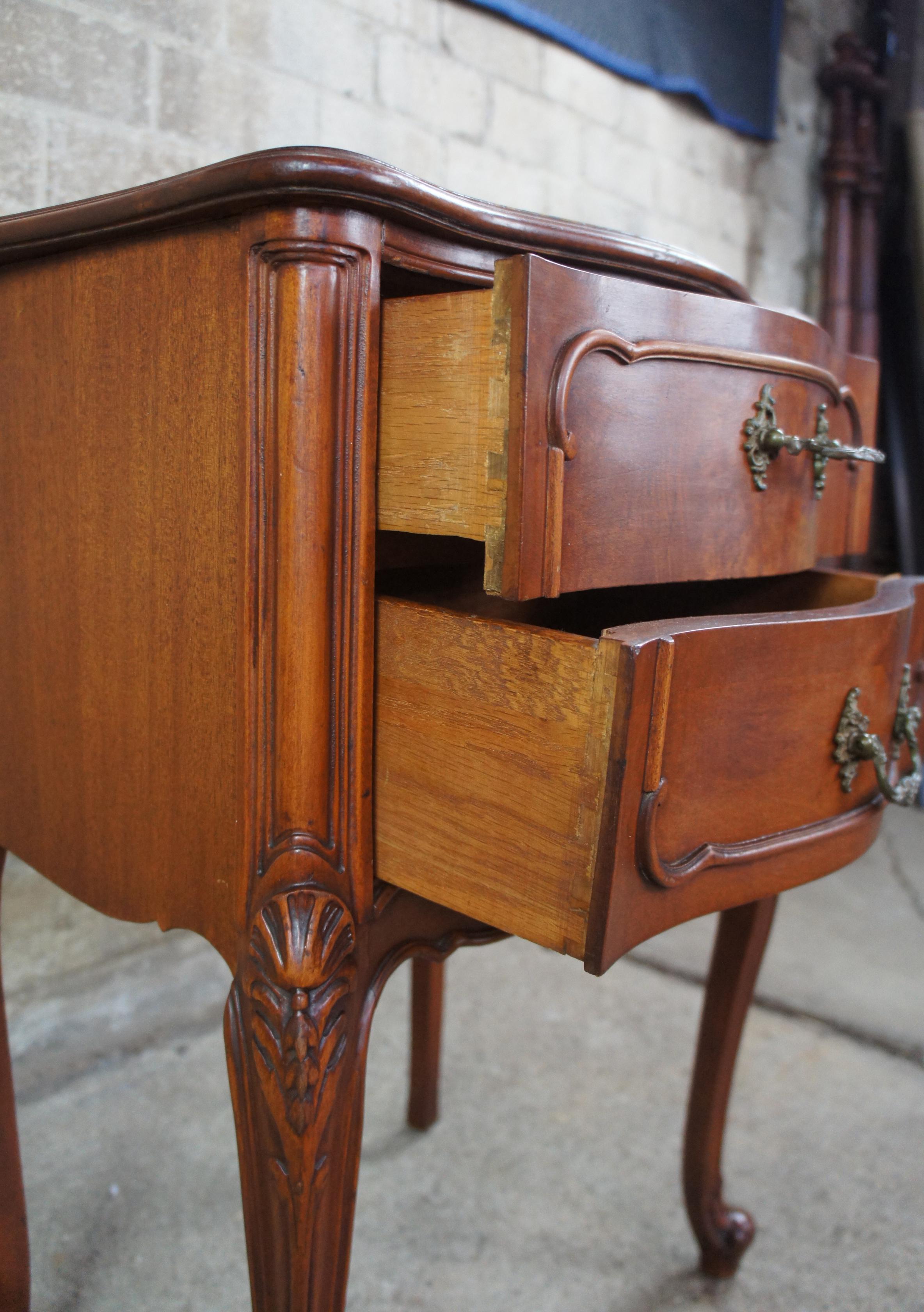 Mid-20th Century Antique Walnut French Provincial Louis XV Serpentine Nightstands Side End Tables