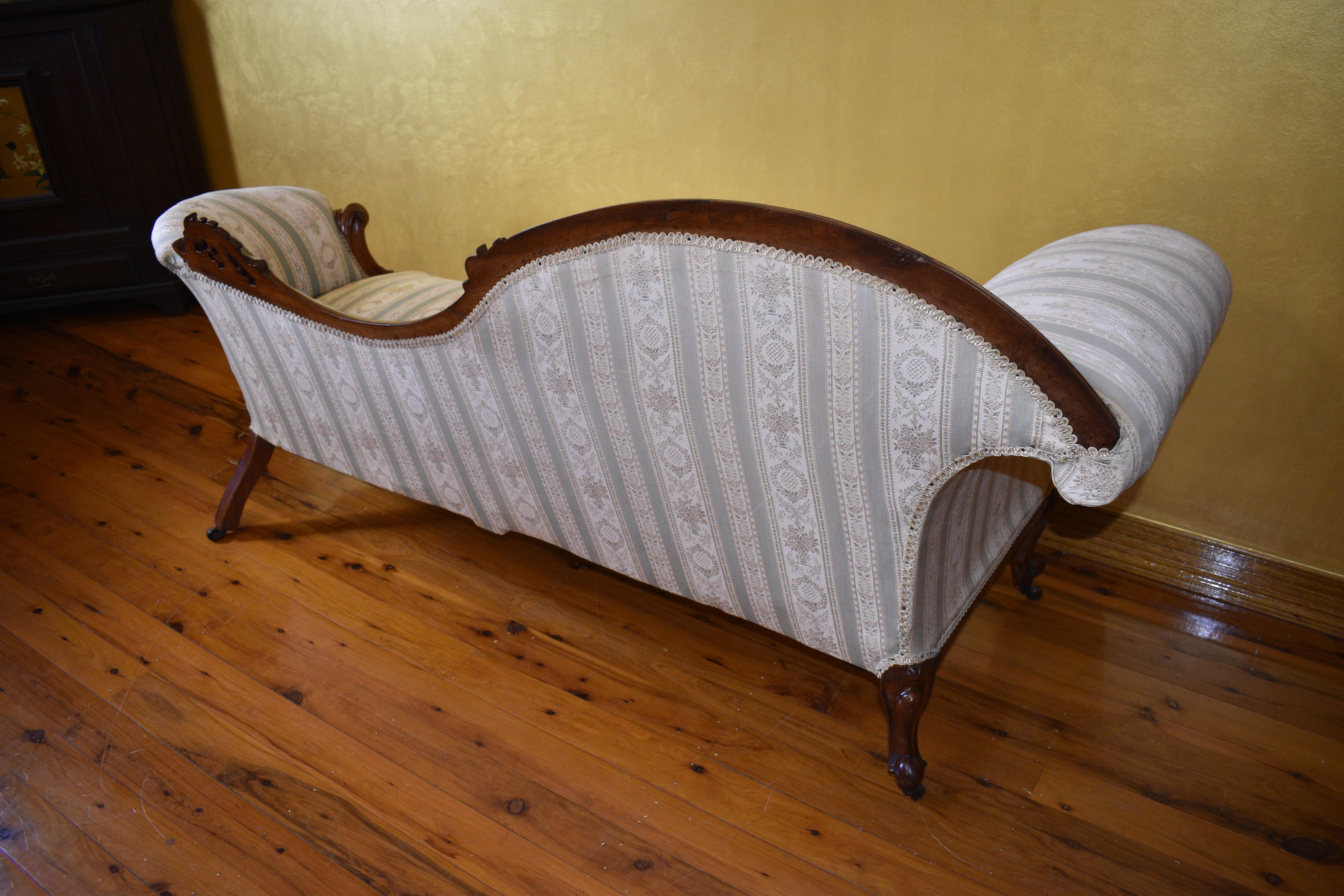 Antique Walnut Gold Green Floral Chaise 7
