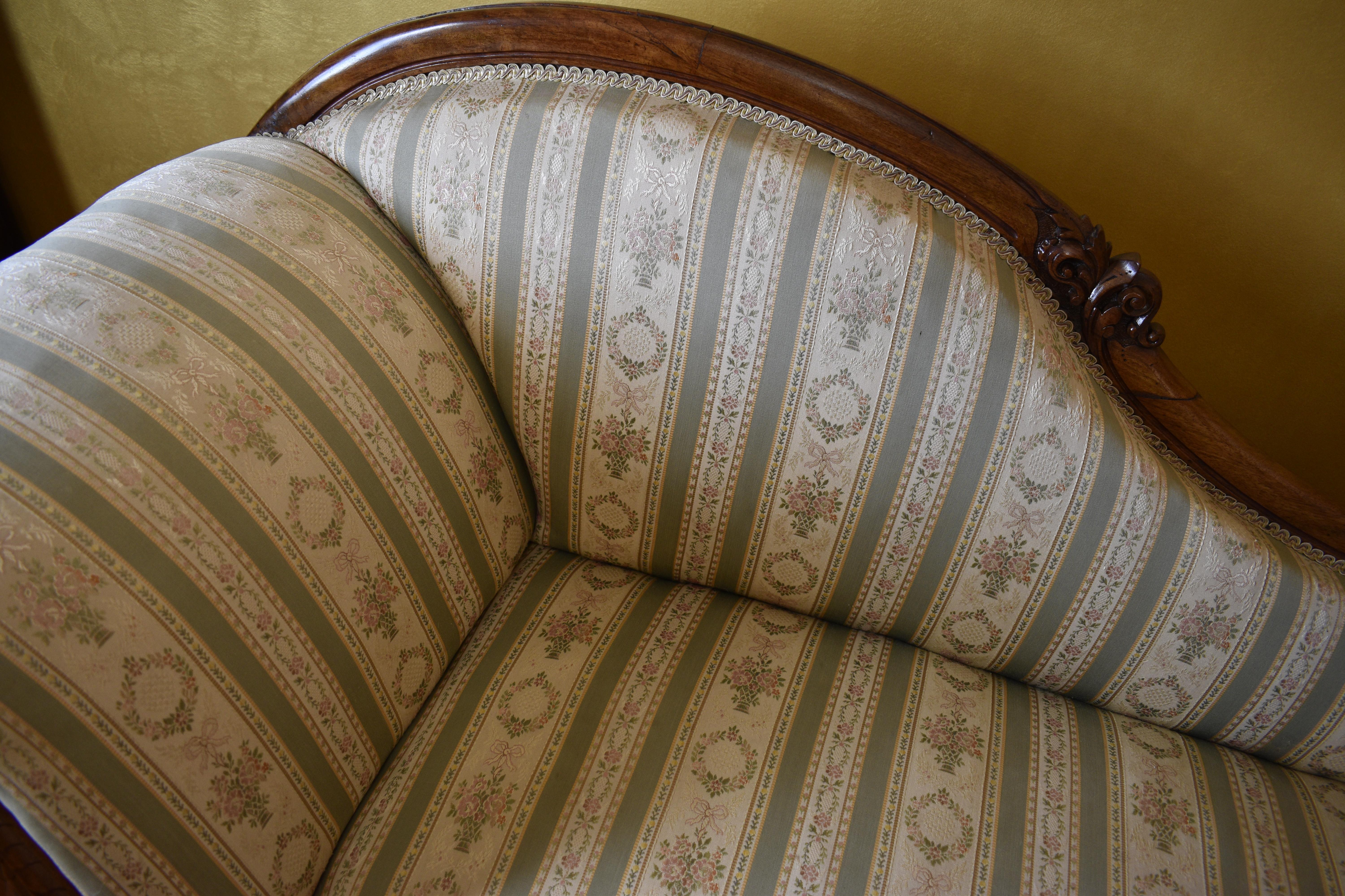 Antique Walnut Gold Green Floral Chaise 5