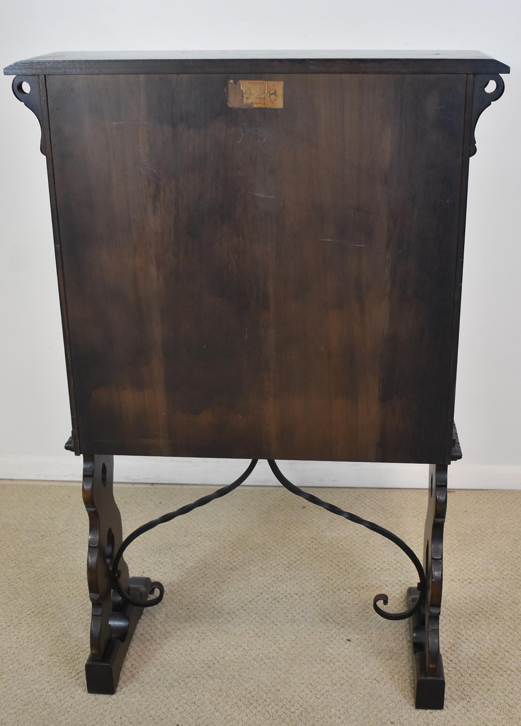 Nord-américain Bureau en noyer Antique Revive Drop Front Hastings Furniture Co. en vente