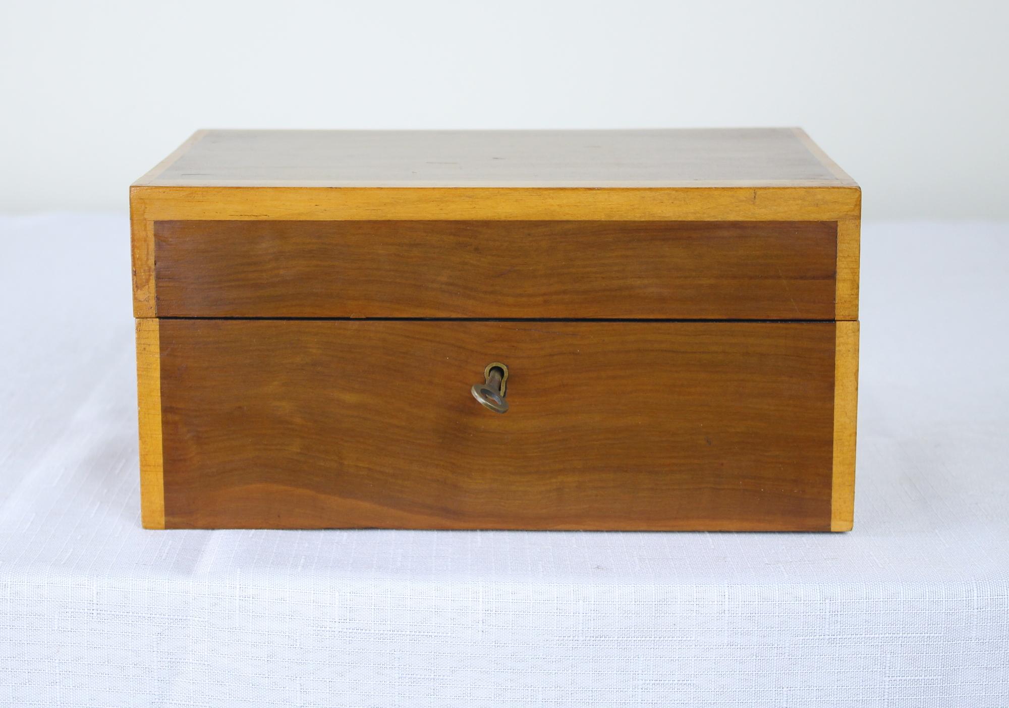 Cross-Banded Antique Walnut Jewelry Box with Satinwood Crossbanding