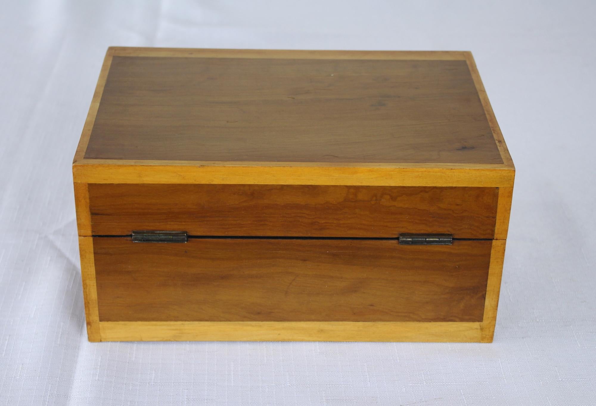 19th Century Antique Walnut Jewelry Box with Satinwood Crossbanding