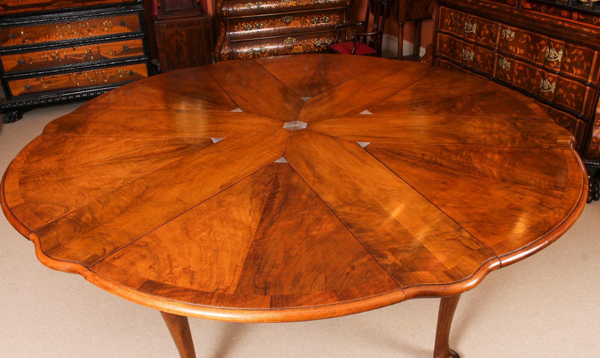 Queen Anne Antique Walnut Jupe Action Dining Table by Gillows & 8 Chairs Late 19th Century