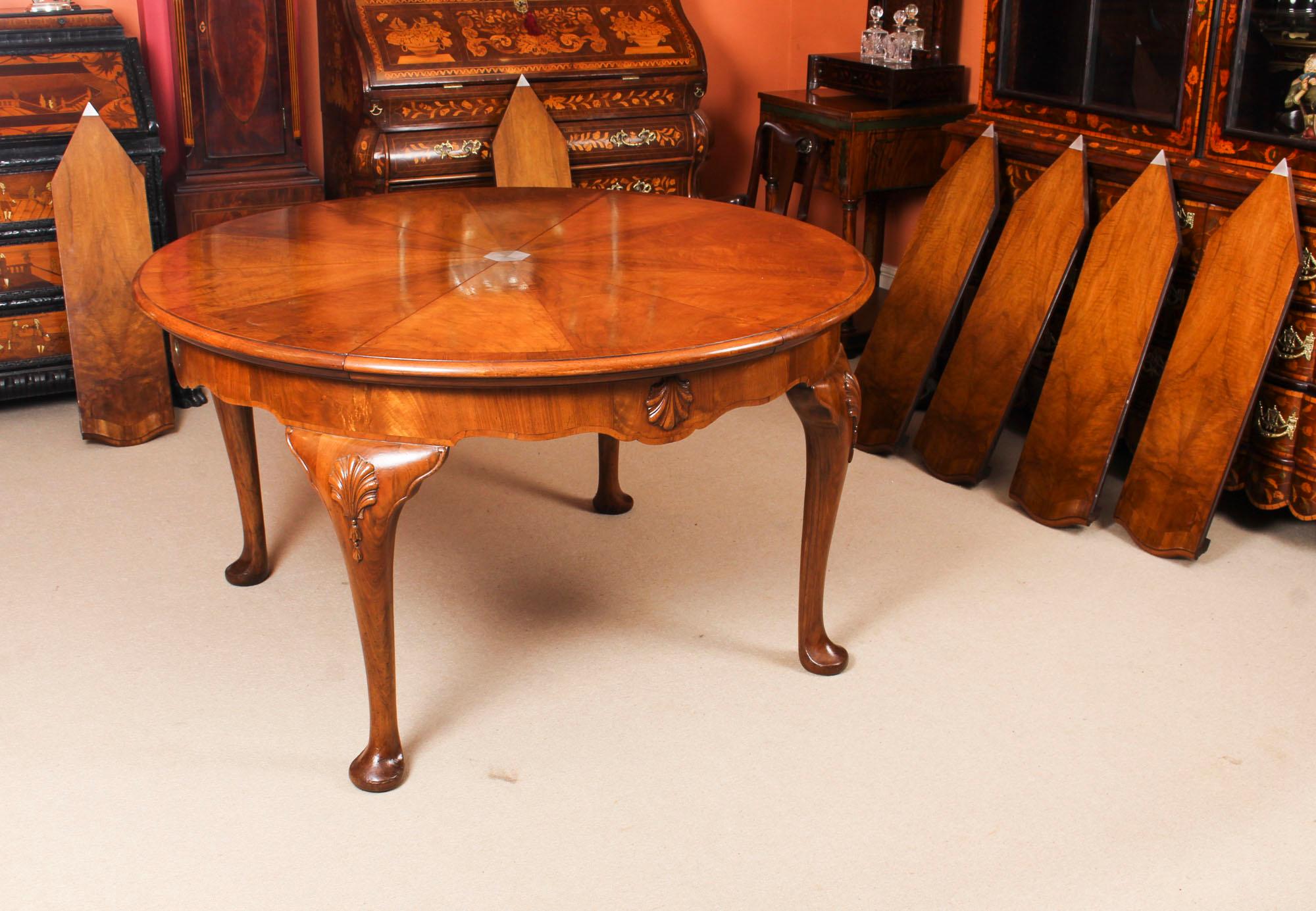 Antique Walnut Jupe Action Dining Table by Gillows & 8 Chairs Late 19th Century 2