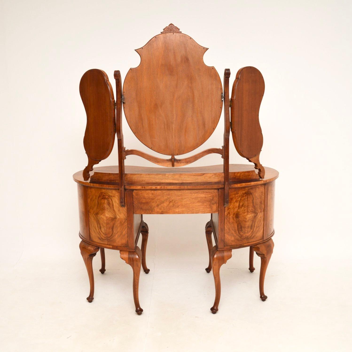 British Antique Walnut Kidney Shaped Dressing Table and Stool