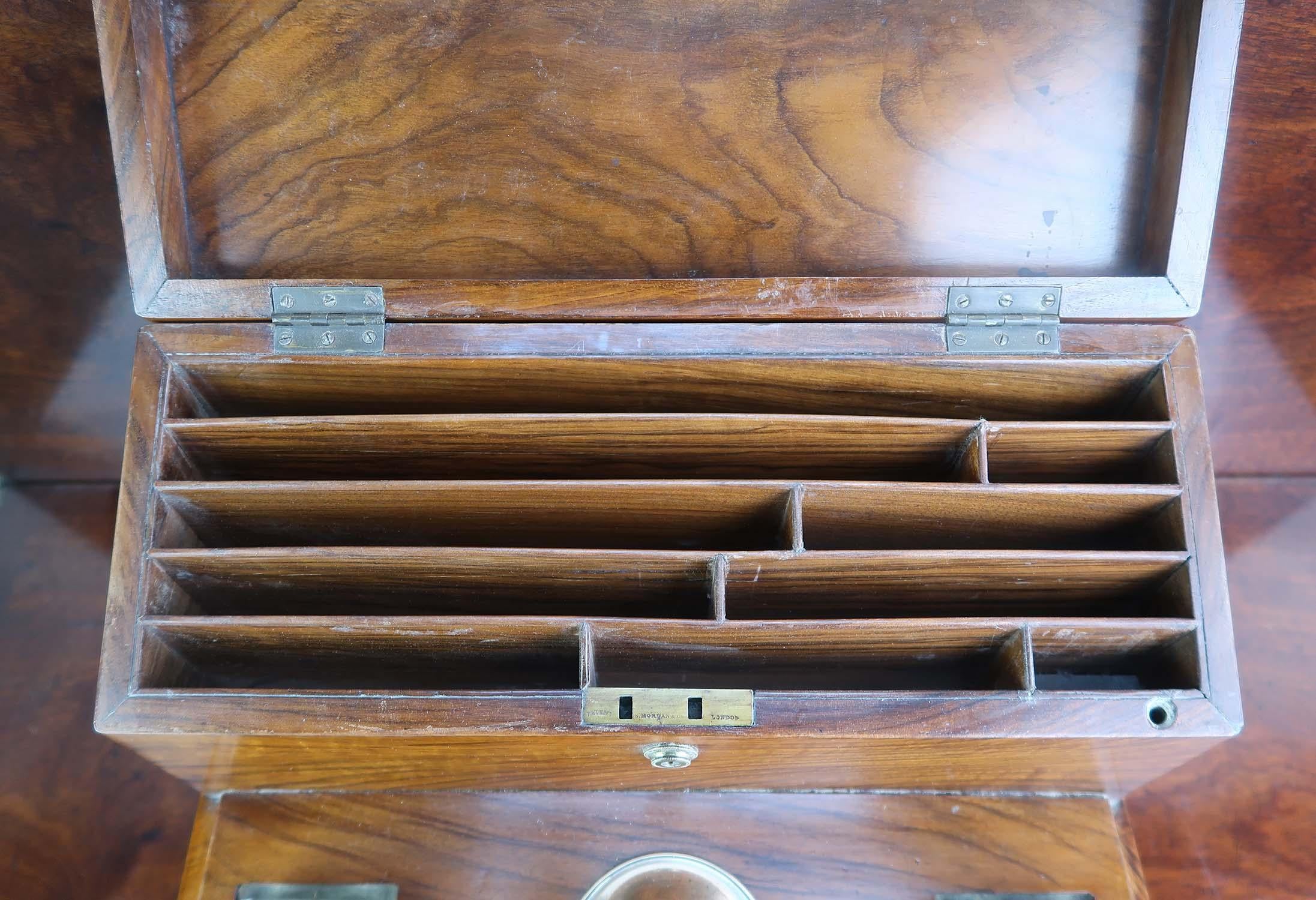 Antique Walnut Letter Box And Copying Press By Mordan. English Dated 1856 in vendita 3