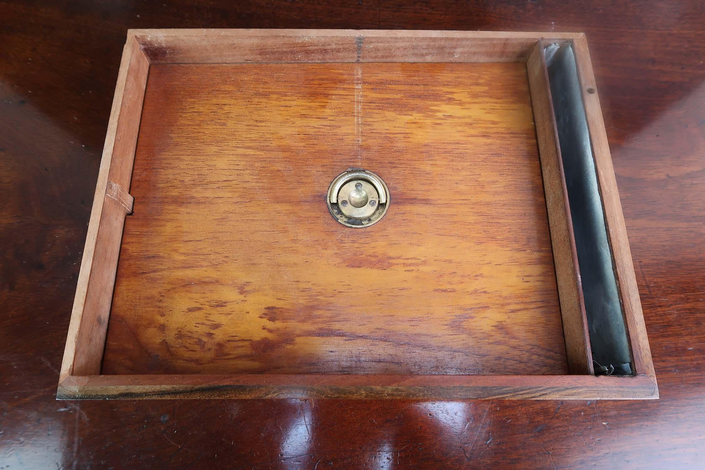 Antique Walnut Letter Box And Copying Press By Mordan. English Dated 1856 in vendita 6