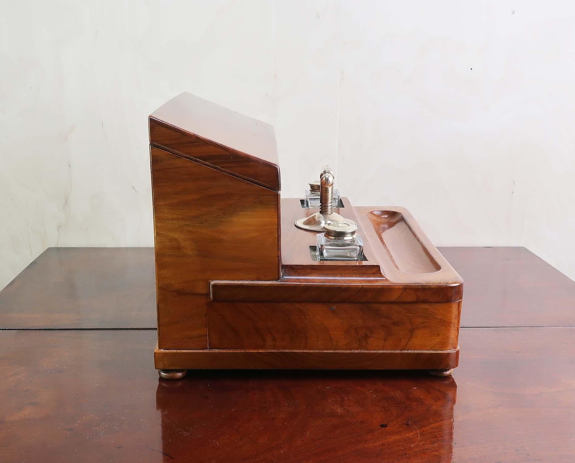 Antique Walnut Letter Box And Copying Press By Mordan. English Dated 1856 In condizioni buone in vendita a St Annes, Lancashire