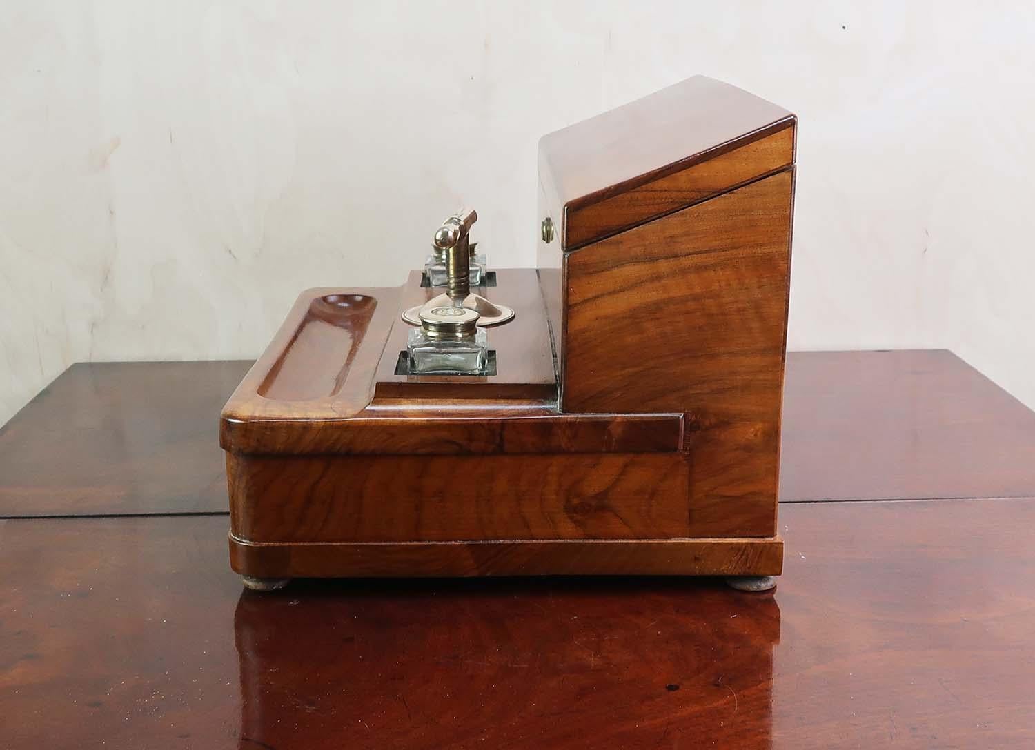 Metà XIX secolo Antique Walnut Letter Box And Copying Press By Mordan. English Dated 1856 in vendita