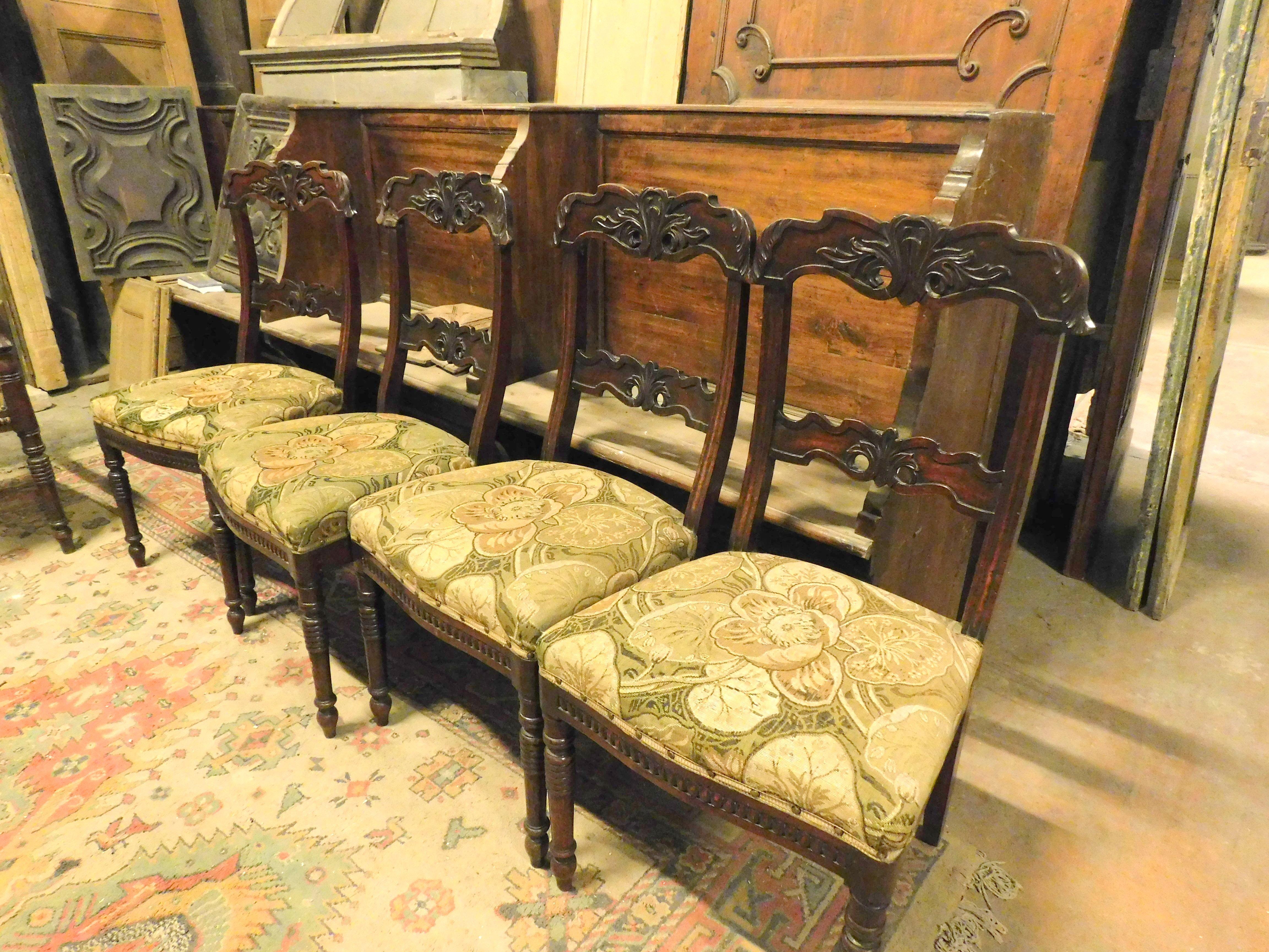 Antique Walnut Living Room Set of 6 Chairs and 2 Armchairs, 19th Century Italy In Good Condition In Cuneo, Italy (CN)