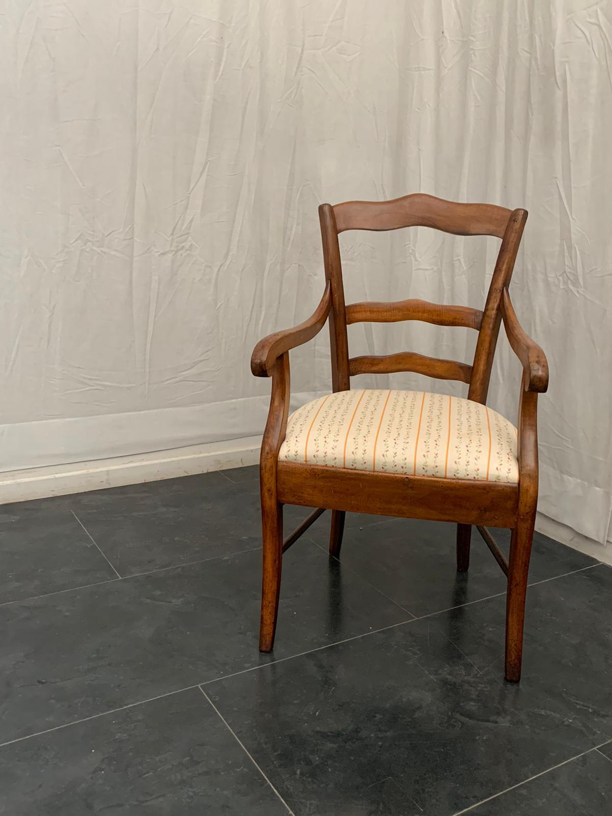 Antiker Sessel aus Nussbaum (Italienisch) im Angebot