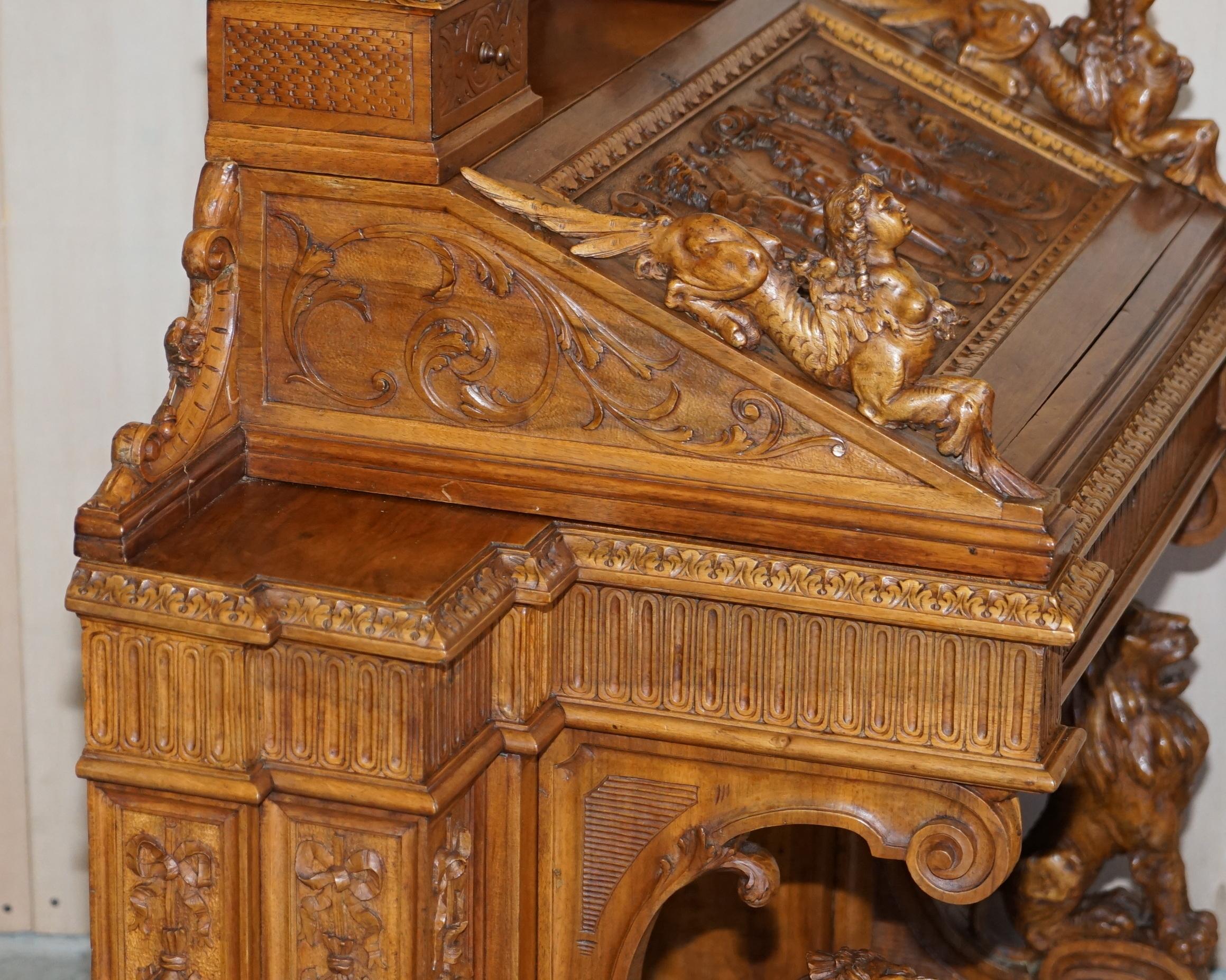 Antique Walnut Museum Quality Exhibition Hand Carved Italian Davenport Desk For Sale 6