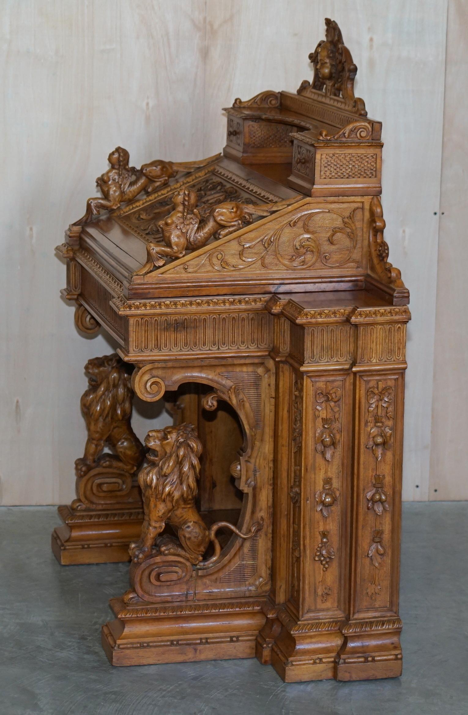 Antiker handgeschnitzter italienischer Davenport-Schreibtisch aus Nussbaum in Museumsqualität, antik im Angebot 8