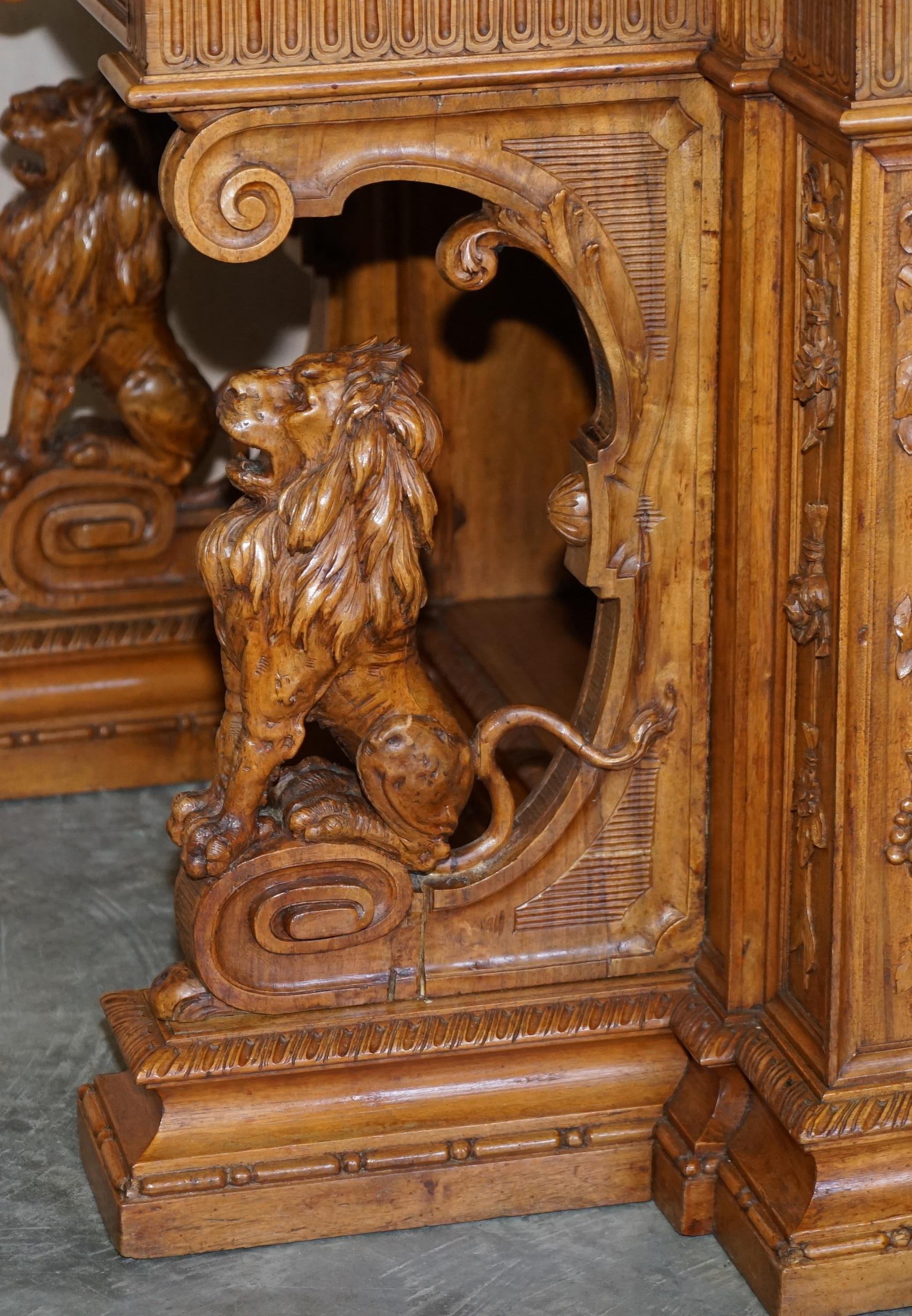 Antique Walnut Museum Quality Exhibition Hand Carved Italian Davenport Desk For Sale 10