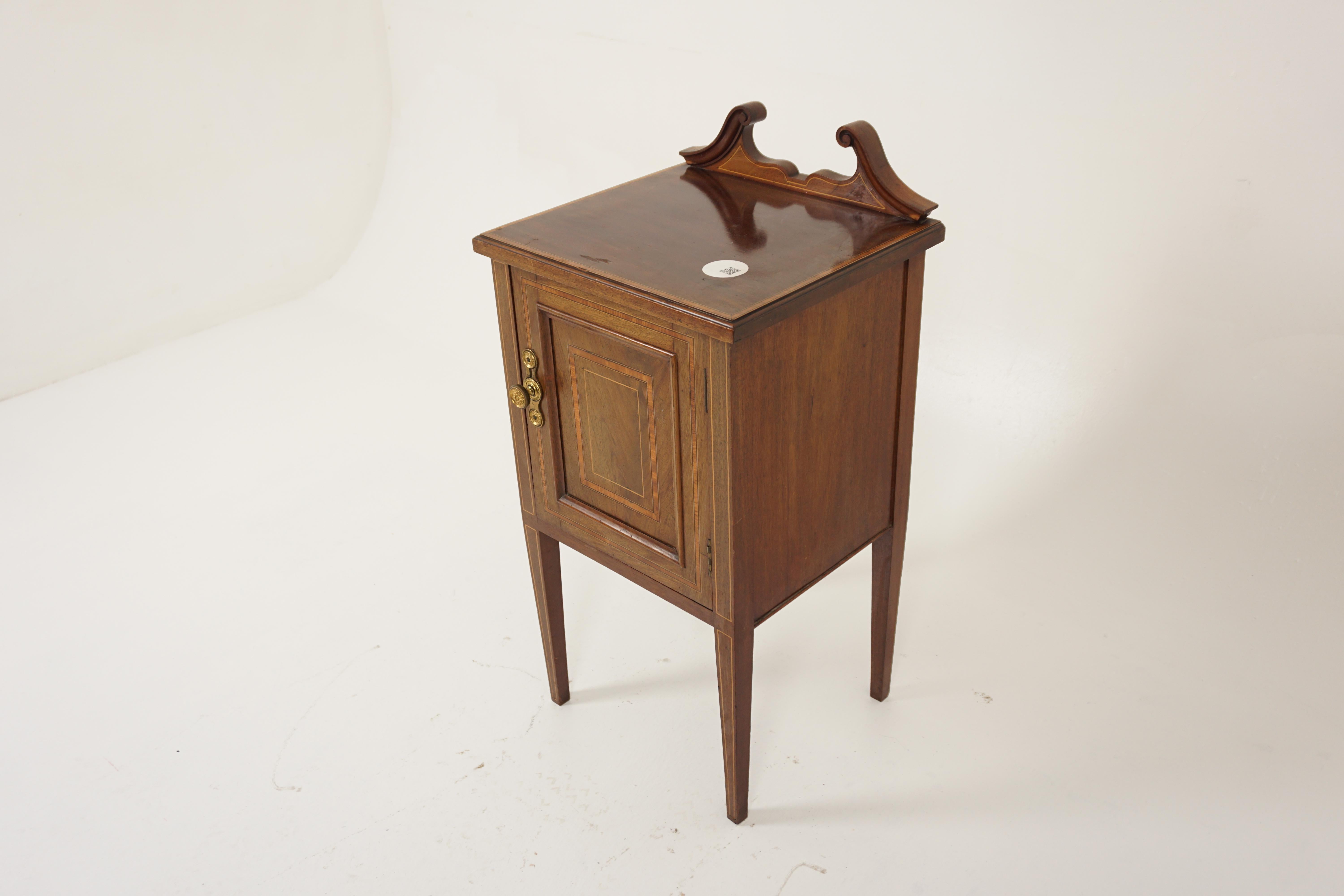 Antique Walnut Nightstand, Sheraton Revival Quality Inlaid Walnut Bedside Table, Antique Furniture, Scotland 1900, H1084

+ Scotland 1900
+ Solid Walnut and Veneer (satinwood and boxwood)
+ Original Finish
+ Rectangular inlaid top with inlaid