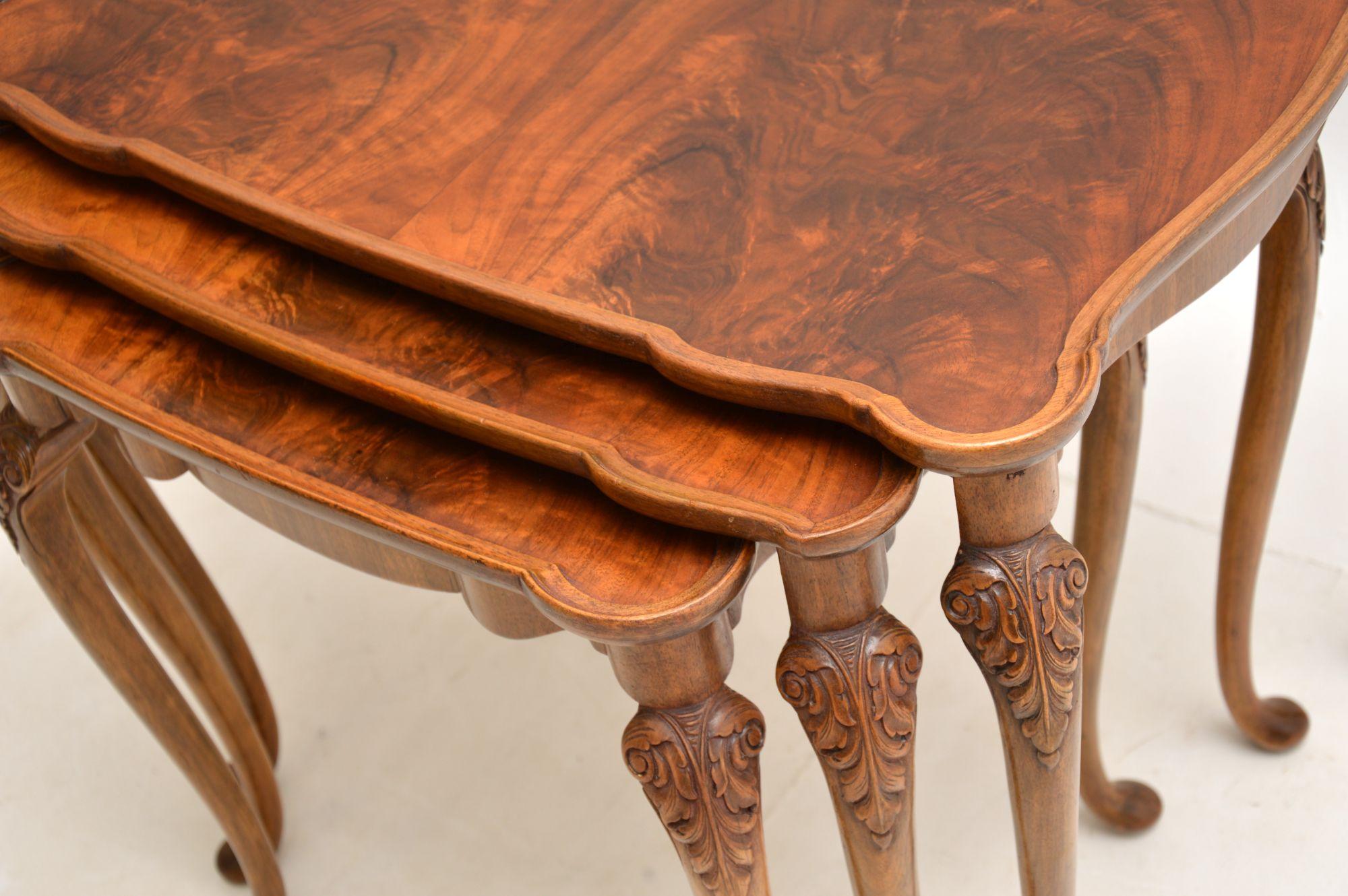 Antique Walnut Pie Crust Nest of Tables In Good Condition In London, GB