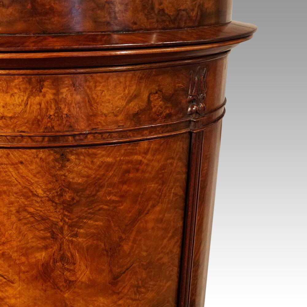 Antique walnut post-box drinks cabinet In Good Condition In Salisbury, GB