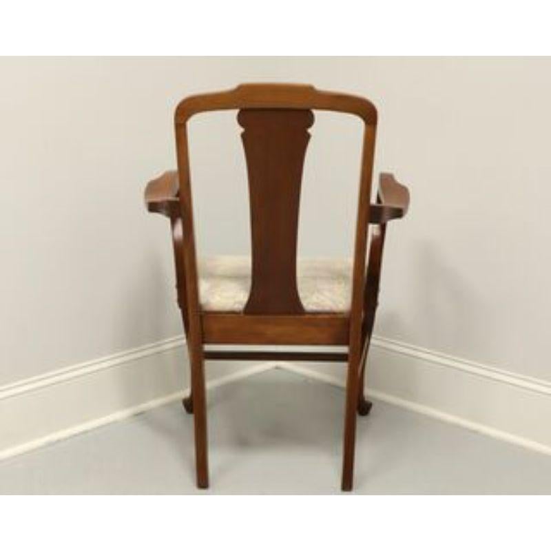 Antique Walnut Queen Anne Armchair In Good Condition For Sale In Charlotte, NC
