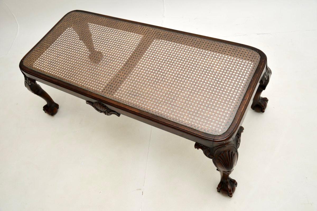 Début du 20ème siècle Table basse ancienne en noyer de style Queen Anne en vente