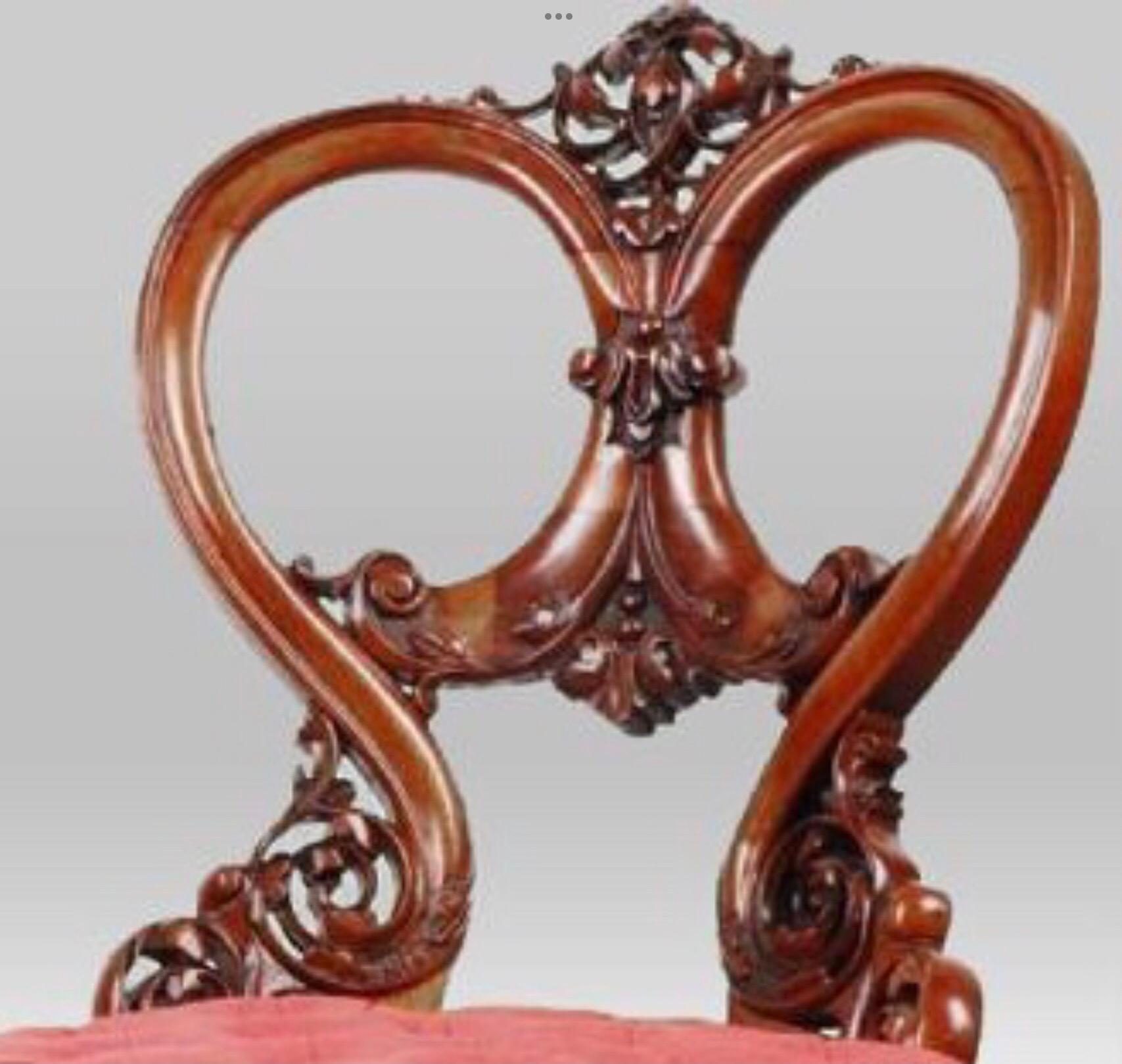 Antique Walnut Revolving Antique Music Chair, Harpist/Chello Chair Seat In Good Condition For Sale In Antrim, GB